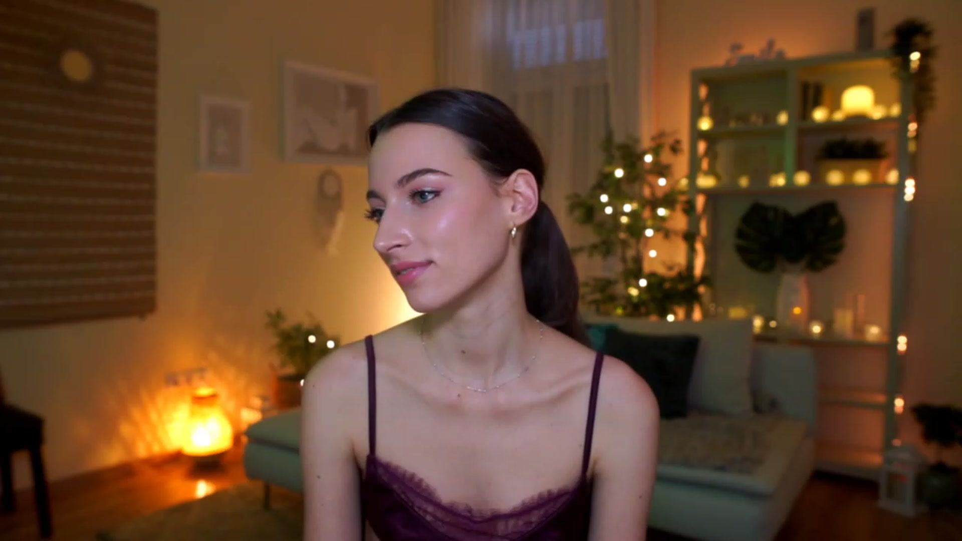 Gallery image thumbnail from Emily_grey69's myfreecams stream on, 03/13/2023, 09:24 image 18 of 20