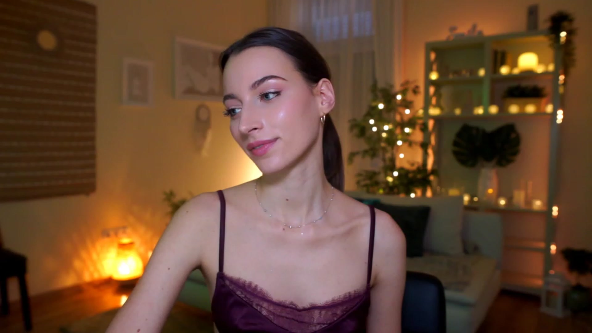 Gallery image thumbnail from Emily_grey69's myfreecams stream on, 03/13/2023, 09:24 image 7 of 20