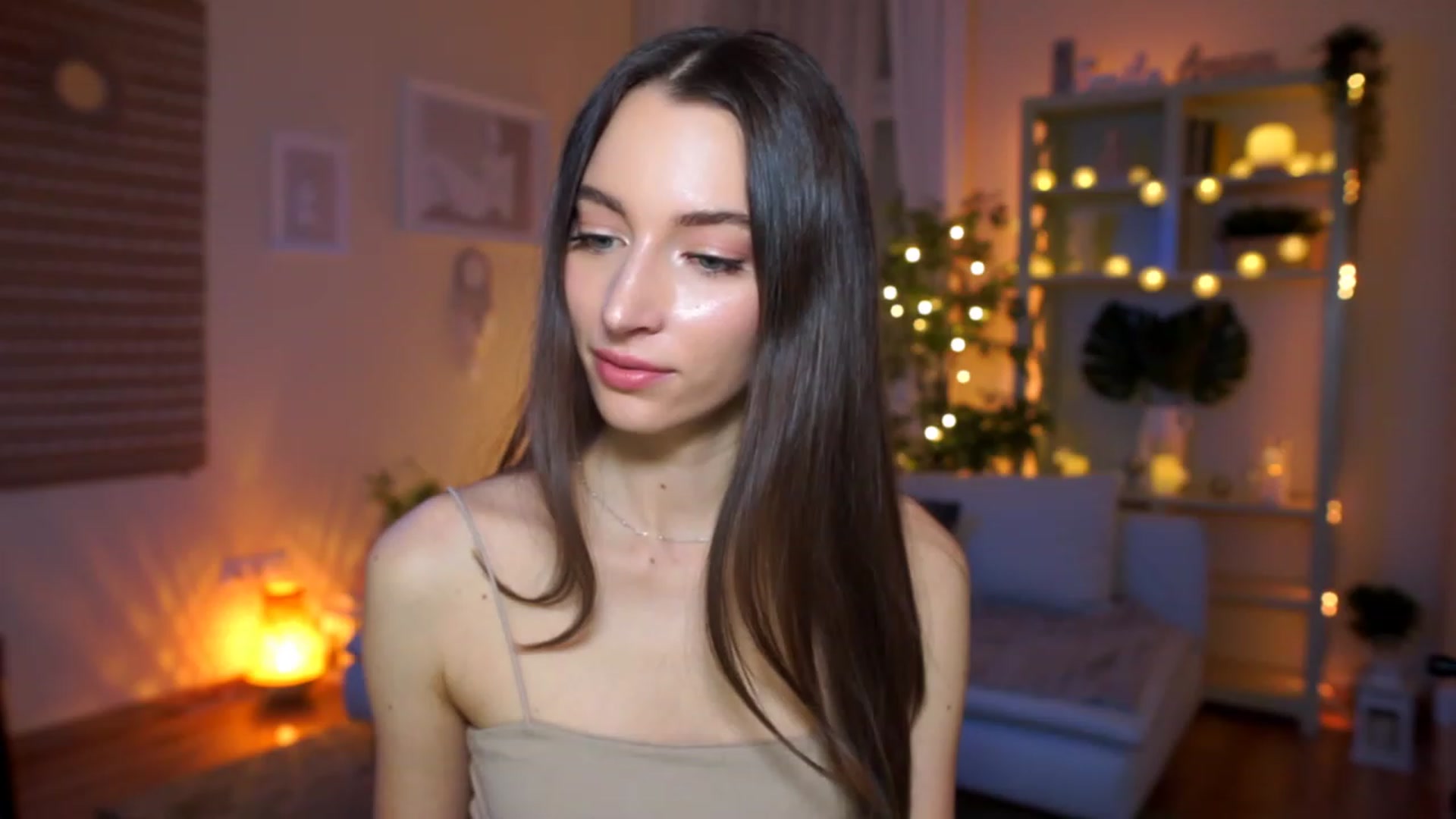 Gallery image thumbnail from Emily_grey69's myfreecams stream on, 03/14/2023, 19:10 image 5 of 20