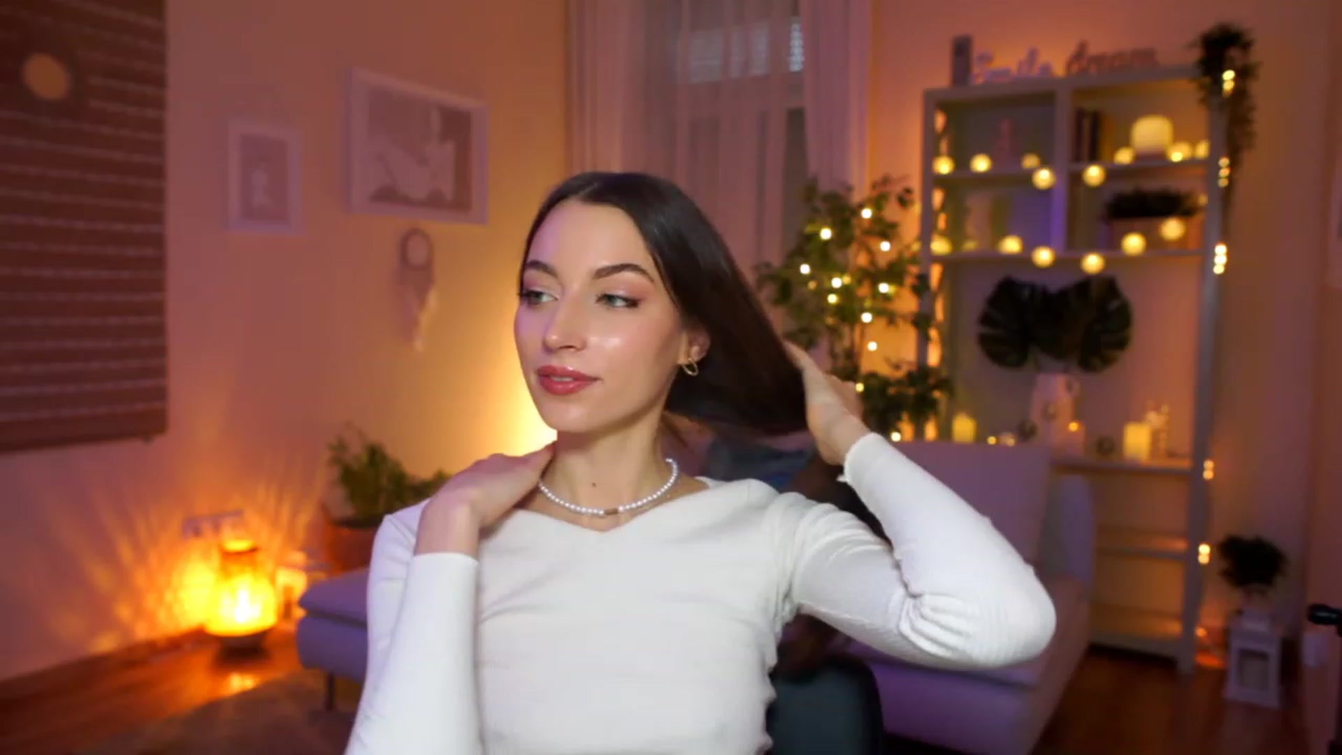 Gallery image thumbnail from Emily_grey69's myfreecams stream on, 03/15/2023, 13:26 image 7 of 20