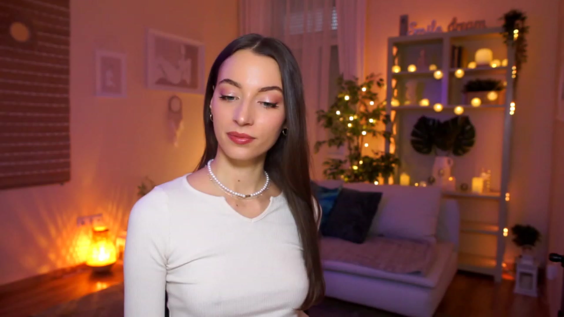 Gallery image thumbnail from Emily_grey69's myfreecams stream on, 03/15/2023, 13:26 image 1 of 20