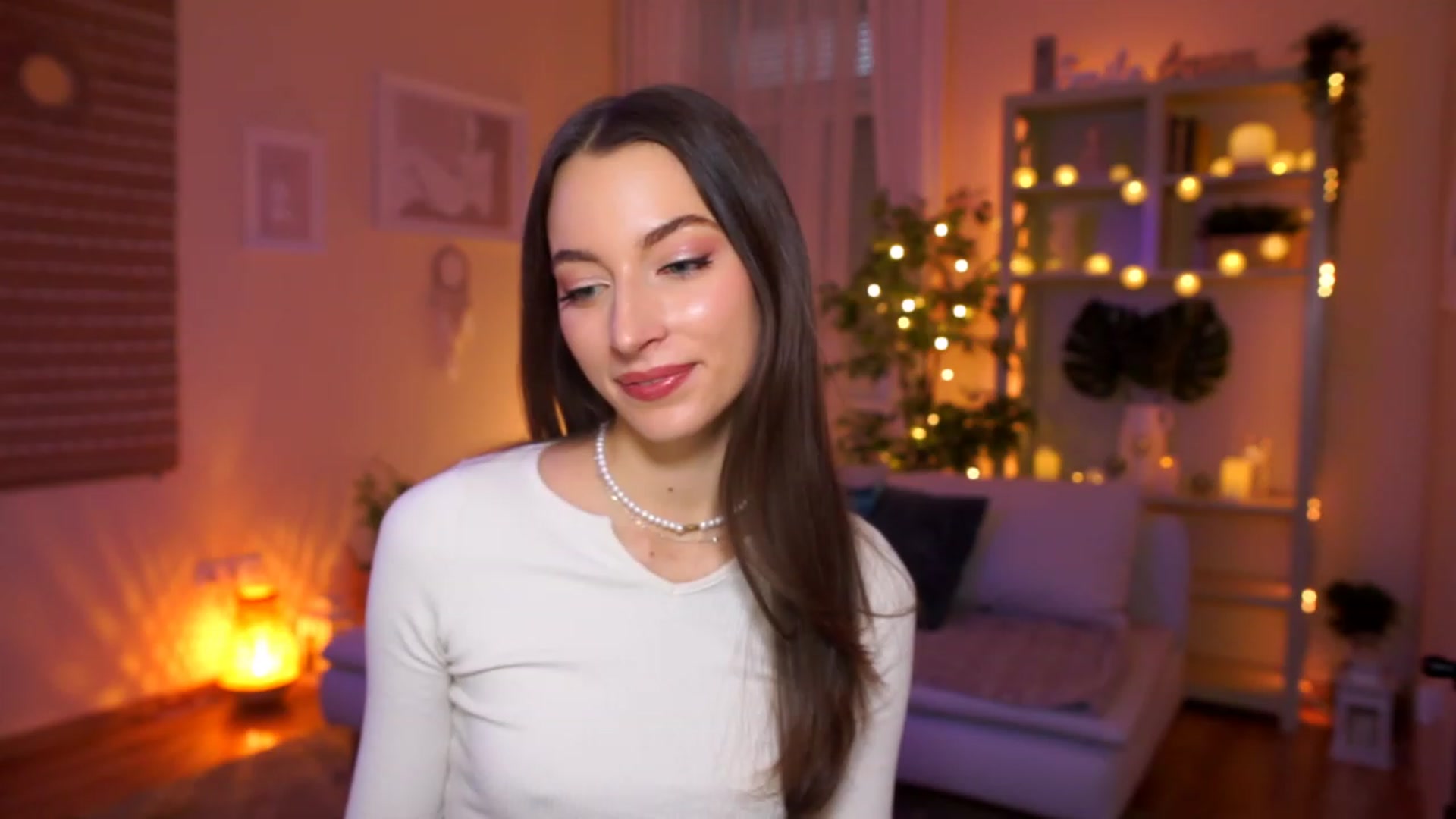 Gallery image thumbnail from Emily_grey69's myfreecams stream on, 03/15/2023, 13:26 image 2 of 20
