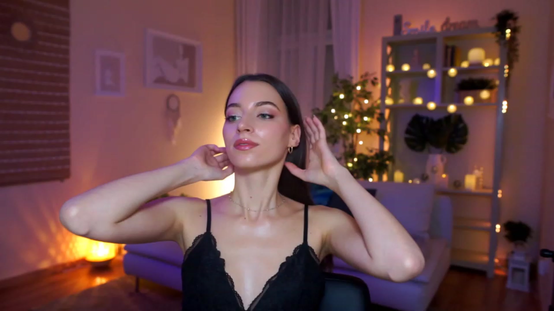 Gallery image thumbnail from Emily_grey69's myfreecams stream on, 03/15/2023, 15:44 image 15 of 20