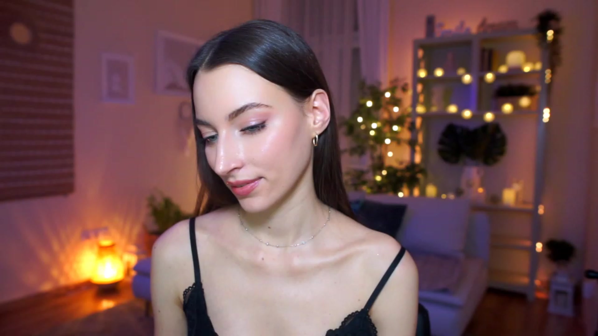 Gallery image thumbnail from Emily_grey69's myfreecams stream on, 03/15/2023, 15:44 image 16 of 20