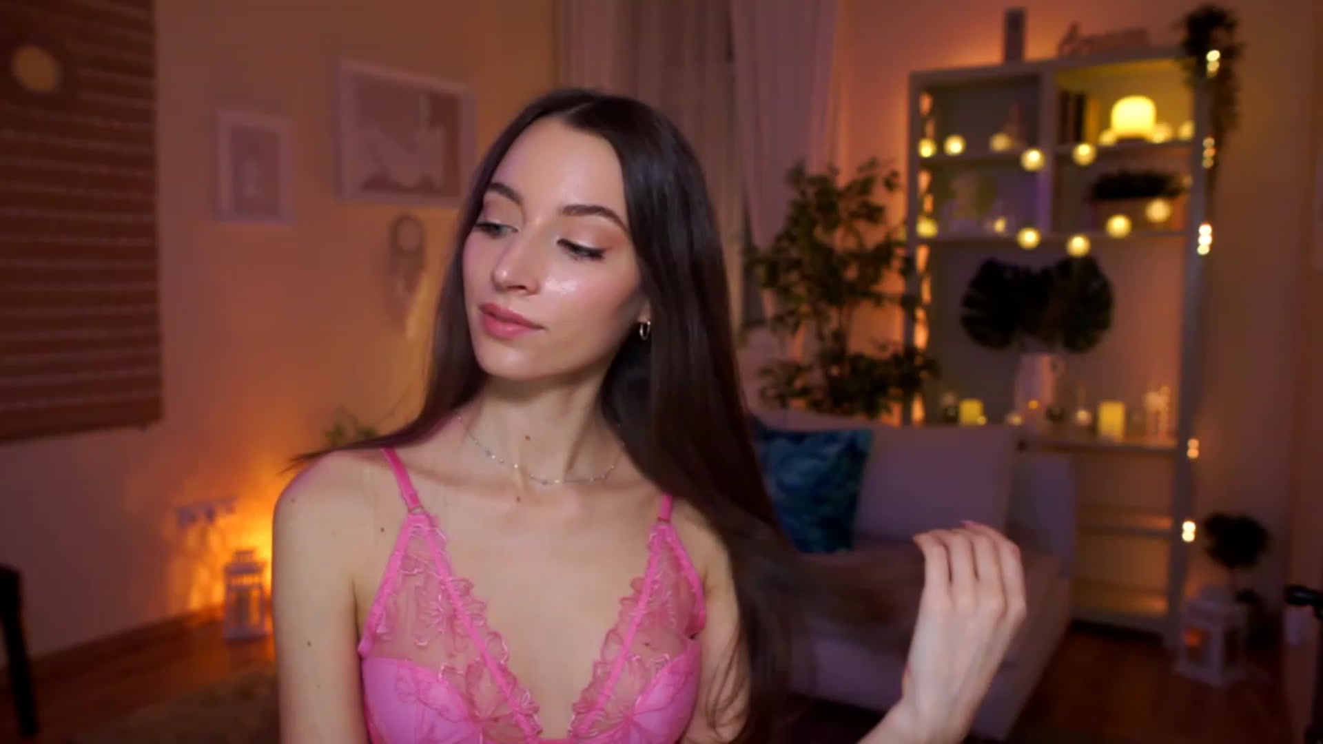 Gallery image thumbnail from Emily_grey69's myfreecams stream on, 03/16/2023, 19:01 image 1 of 20
