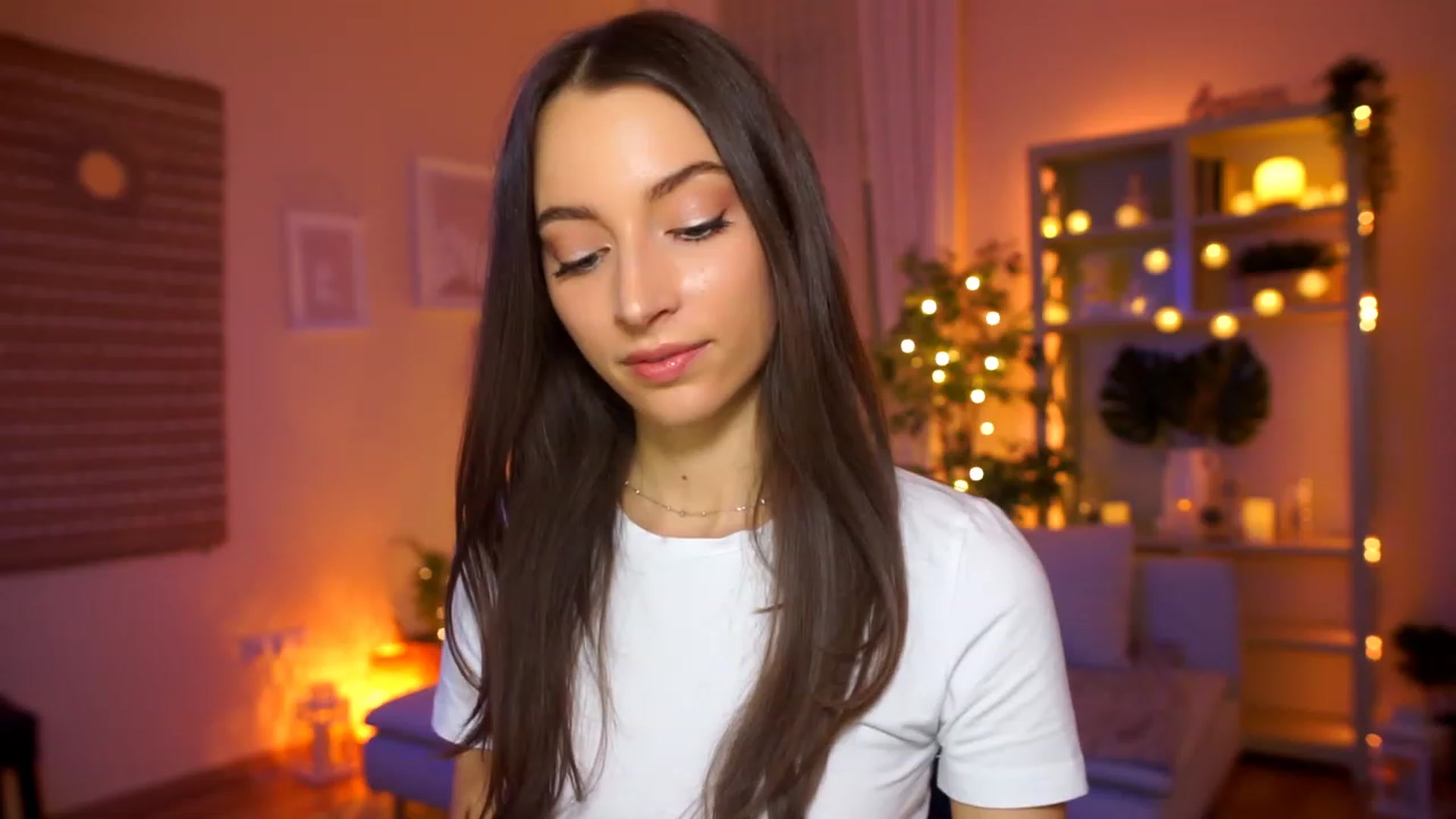 Gallery image thumbnail from Emily_grey69's myfreecams stream on, 03/19/2023, 17:16 image 20 of 20