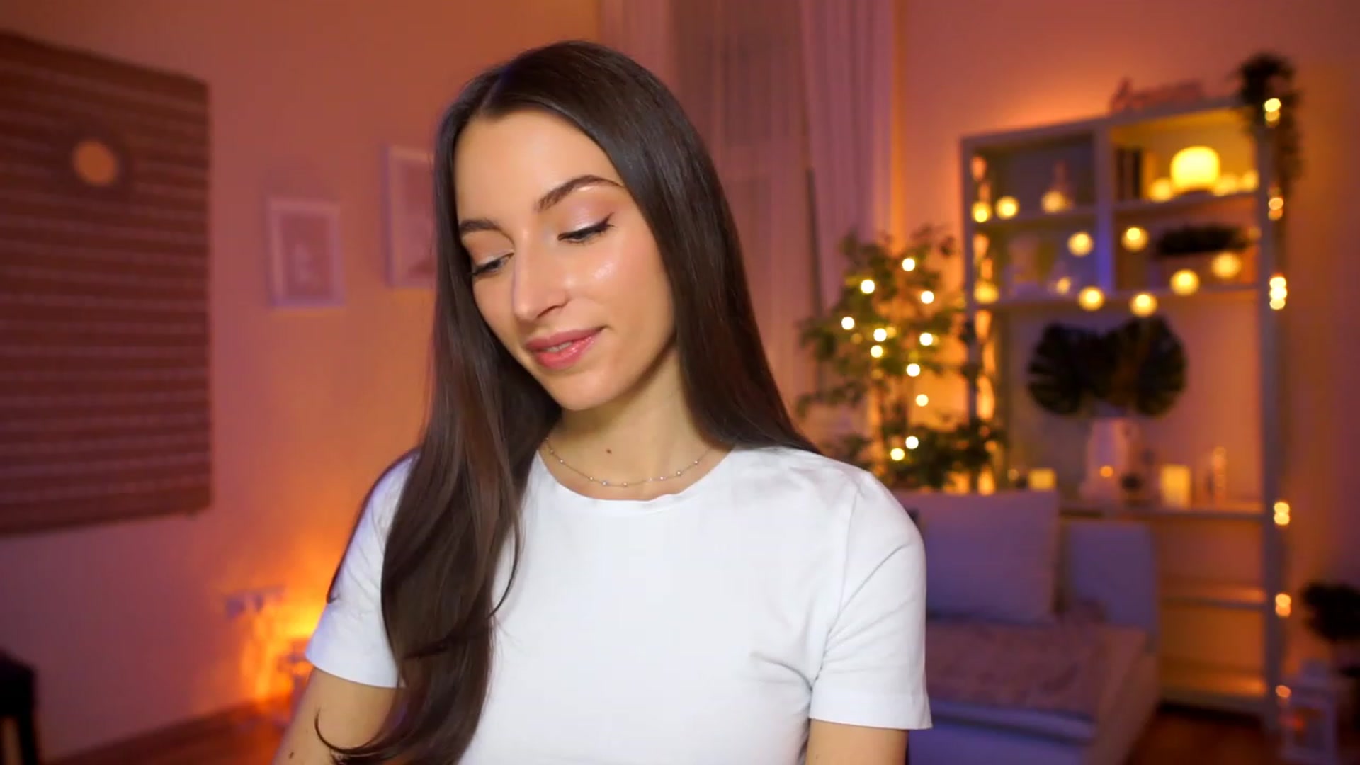 Gallery image thumbnail from Emily_grey69's myfreecams stream on, 03/19/2023, 17:16 image 8 of 20