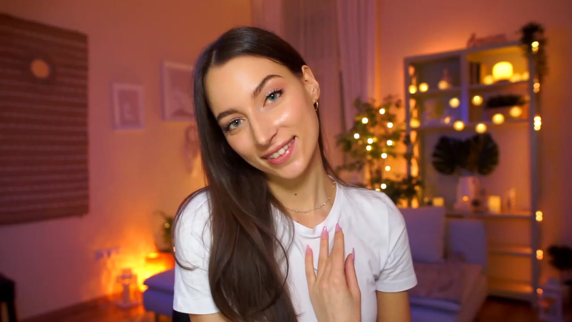 Gallery image thumbnail from Emily_grey69's myfreecams stream on, 03/19/2023, 17:16 image 9 of 20