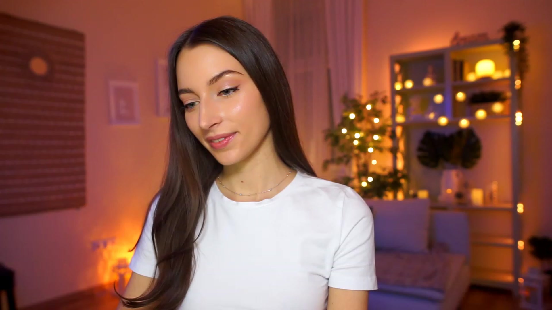 Gallery image thumbnail from Emily_grey69's myfreecams stream on, 03/19/2023, 17:16 image 6 of 20