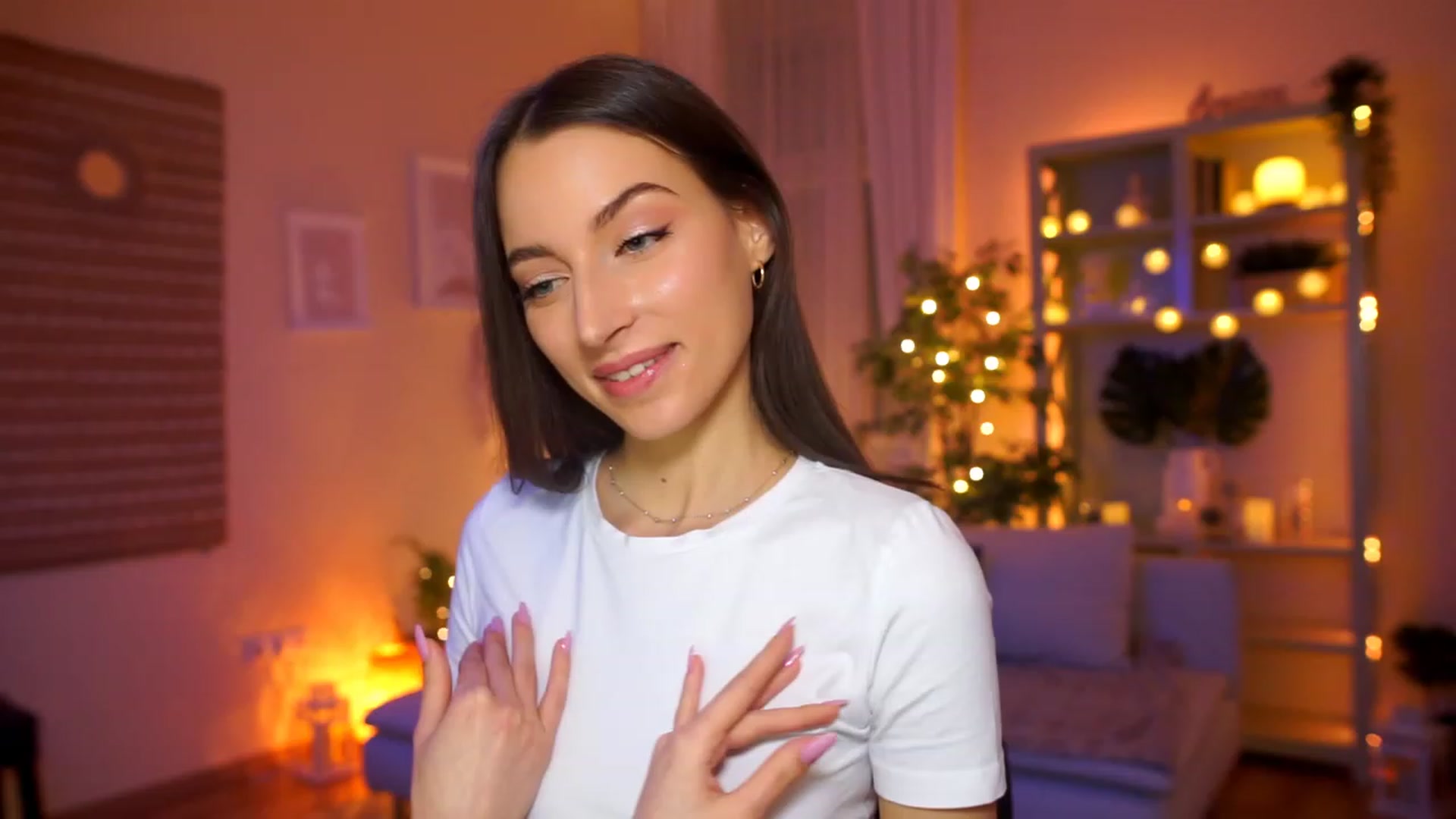Gallery image thumbnail from Emily_grey69's myfreecams stream on, 03/19/2023, 17:16 image 2 of 20