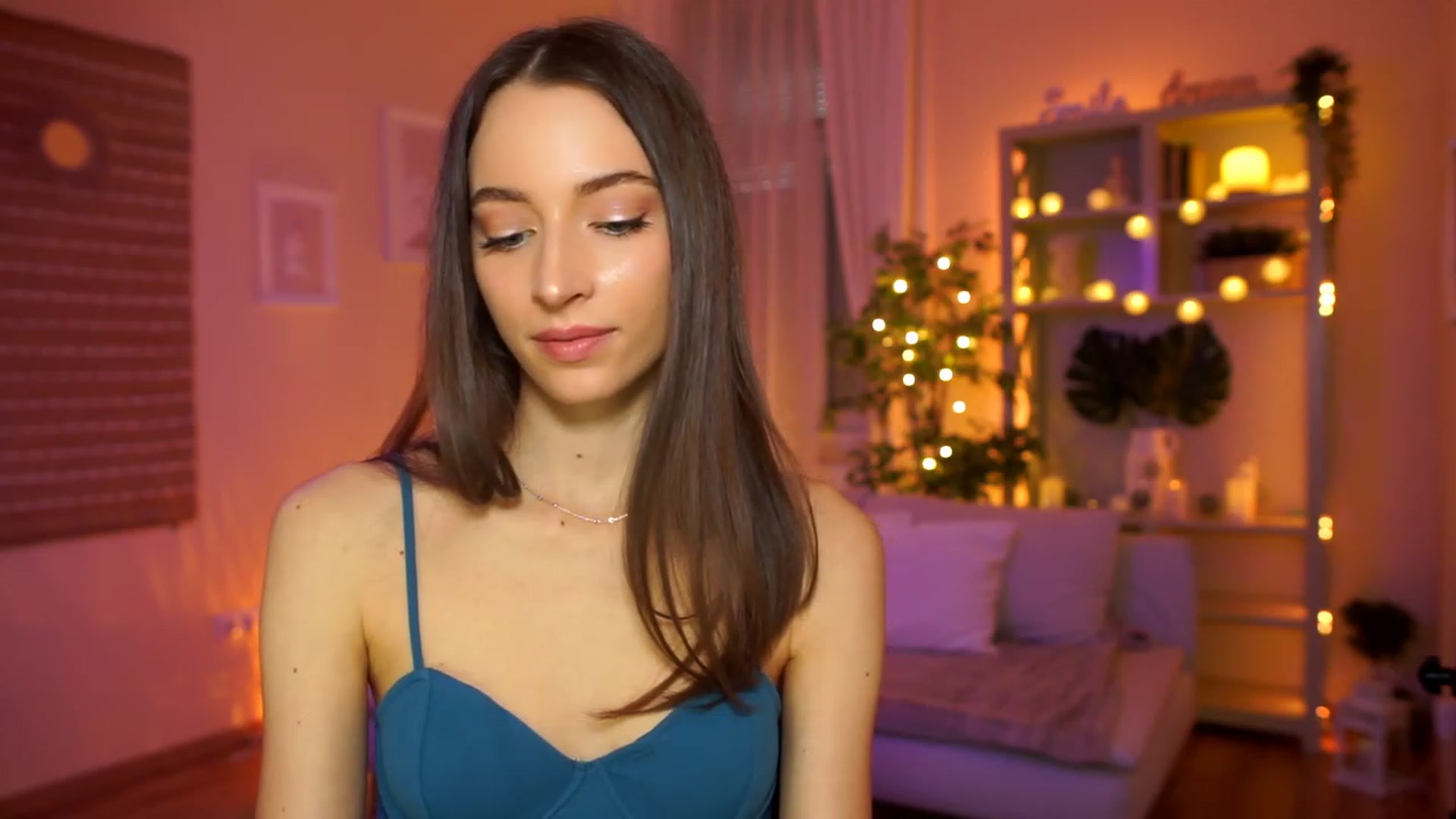 Gallery image thumbnail from Emily_grey69's myfreecams stream on, 03/24/2023, 16:56 image 9 of 20