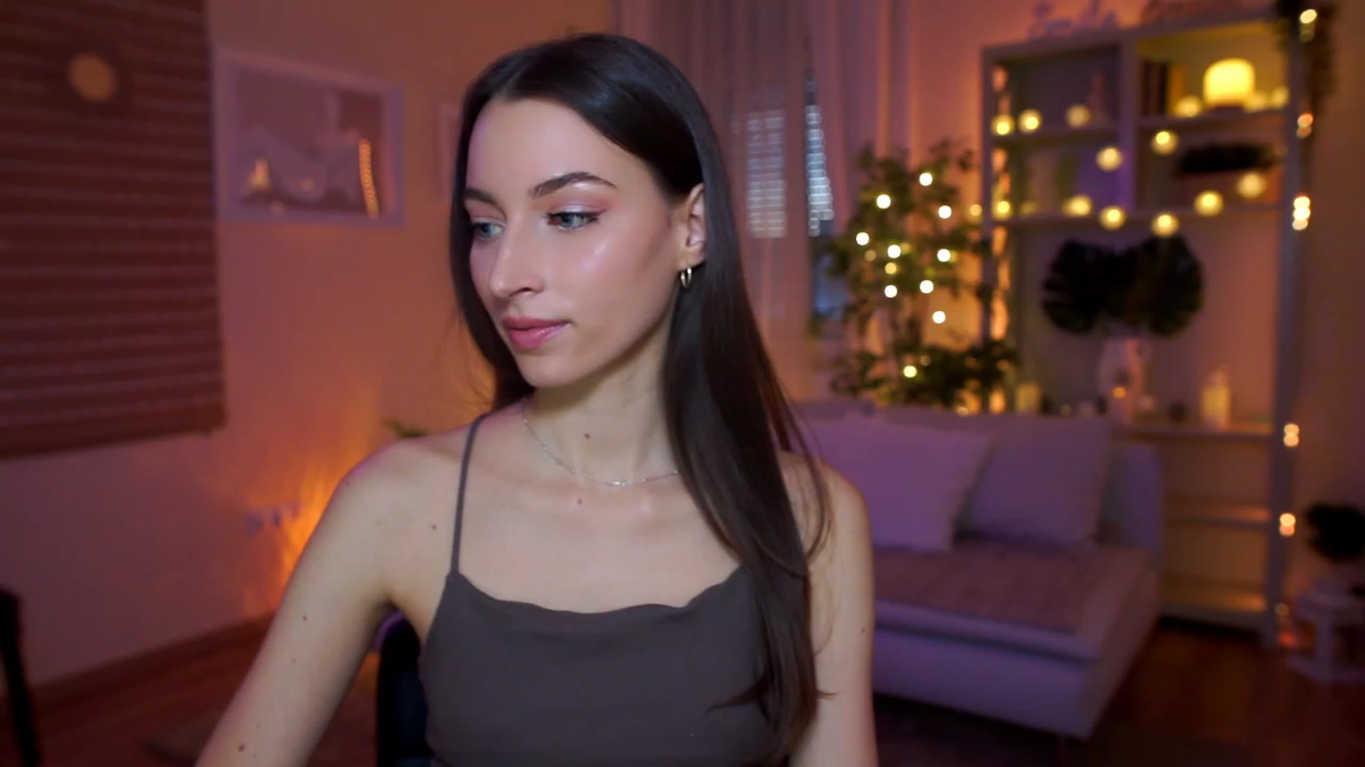 Gallery image thumbnail from Emily_grey69's myfreecams stream on, 03/25/2023, 17:03 image 11 of 20