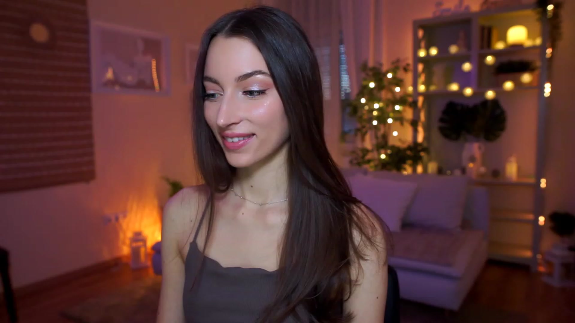 Gallery image thumbnail from Emily_grey69's myfreecams stream on, 03/25/2023, 17:03 image 20 of 20