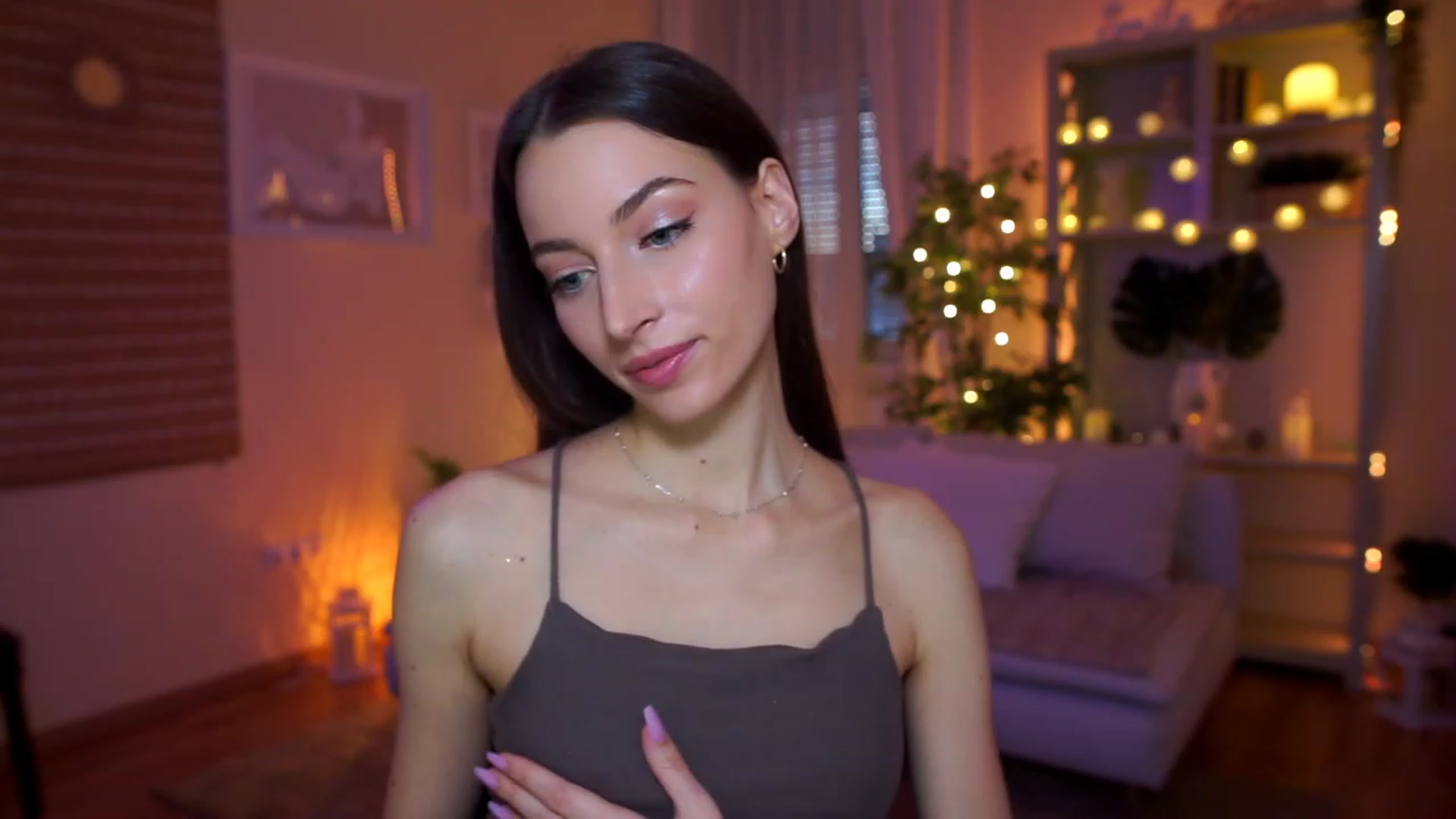 Gallery image thumbnail from Emily_grey69's myfreecams stream on, 03/25/2023, 17:03 image 5 of 20