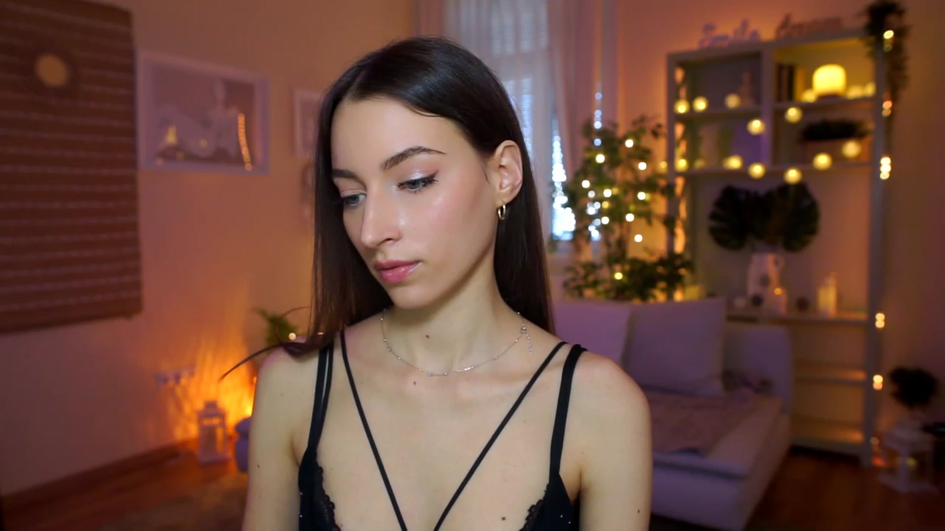 Gallery image thumbnail from Emily_grey69's myfreecams stream on, 03/26/2023, 10:38 image 7 of 20