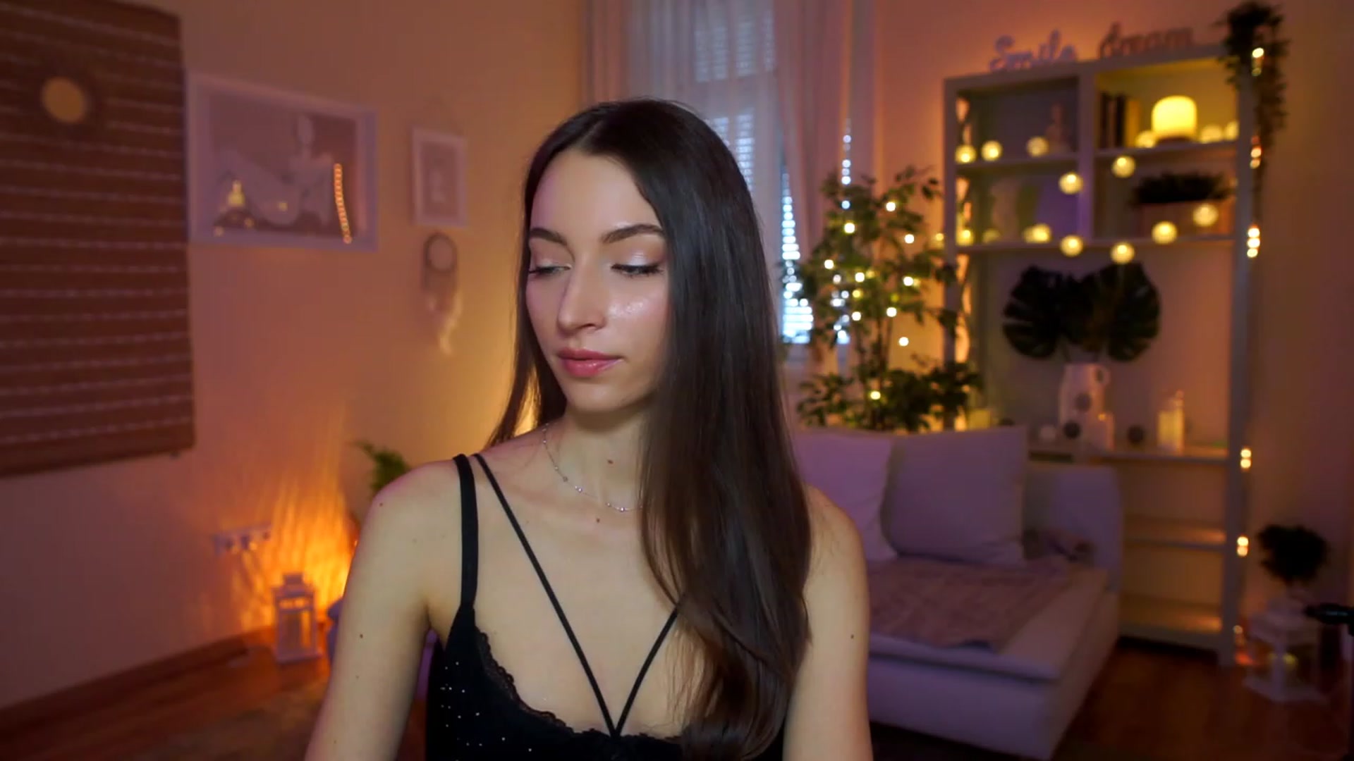 Gallery image thumbnail from Emily_grey69's myfreecams stream on, 03/26/2023, 10:38 image 10 of 20