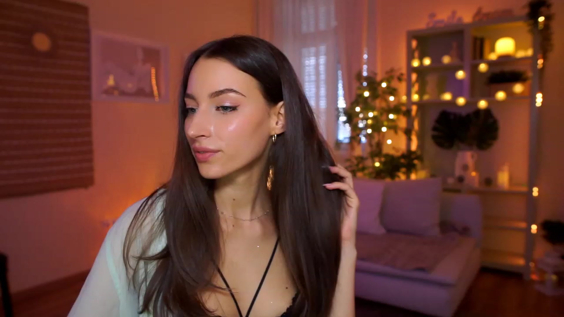 Gallery image thumbnail from Emily_grey69's myfreecams stream on, 03/26/2023, 12:05 image 3 of 20