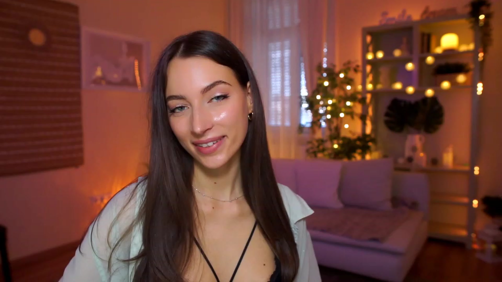 Gallery image thumbnail from Emily_grey69's myfreecams stream on, 03/26/2023, 12:05 image 5 of 20