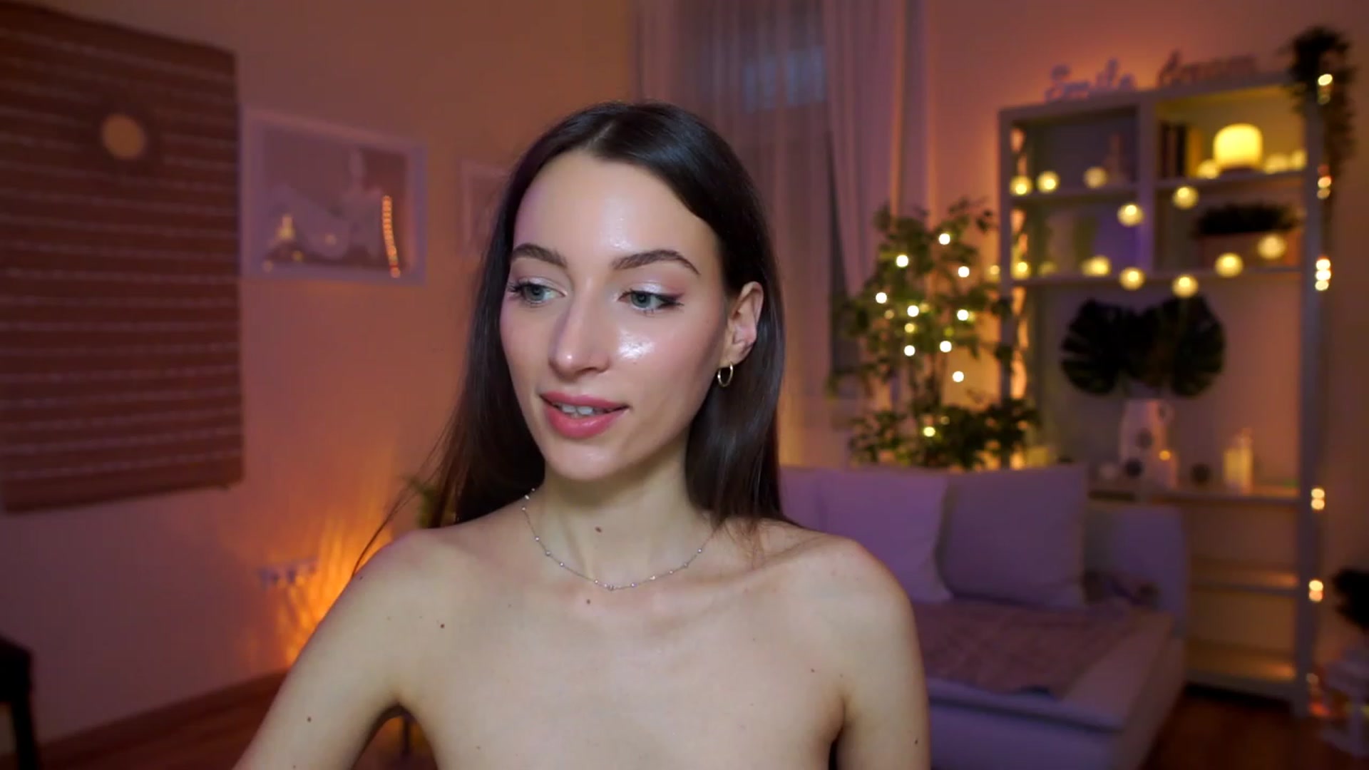 Gallery image thumbnail from Emily_grey69's myfreecams stream on, 03/26/2023, 14:49 image 14 of 20