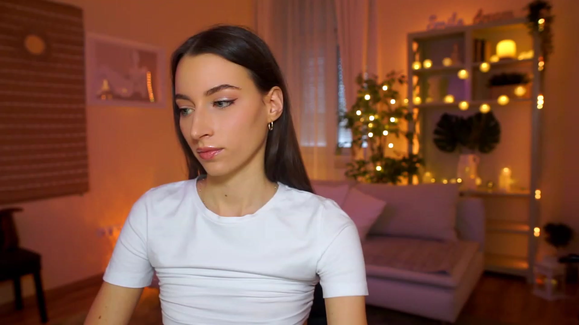 Gallery image thumbnail from Emily_grey69's myfreecams stream on, 03/27/2023, 11:34 image 11 of 20