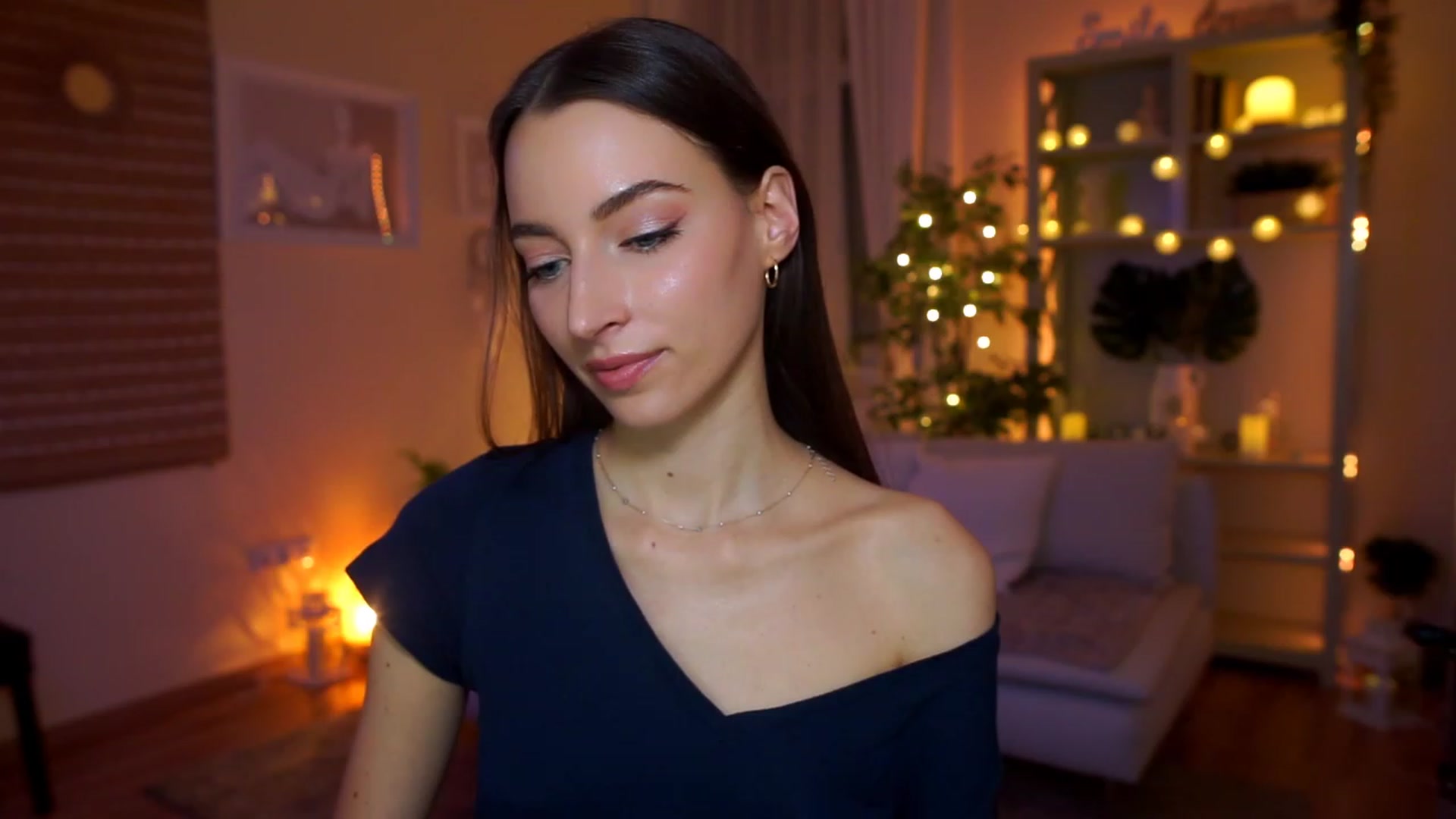 Gallery image thumbnail from Emily_grey69's myfreecams stream on, 03/29/2023, 19:55 image 11 of 20