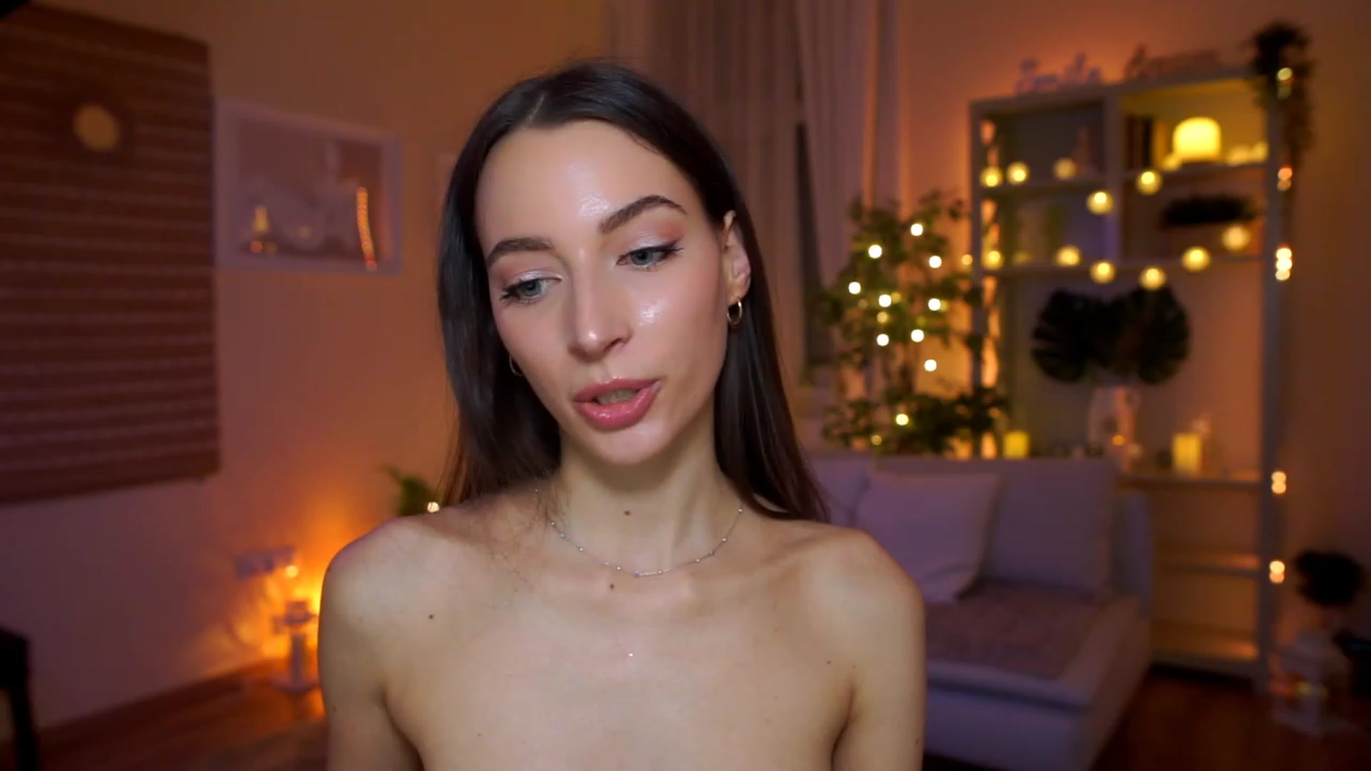 Gallery image thumbnail from Emily_grey69's myfreecams stream on, 03/29/2023, 19:55 image 17 of 20