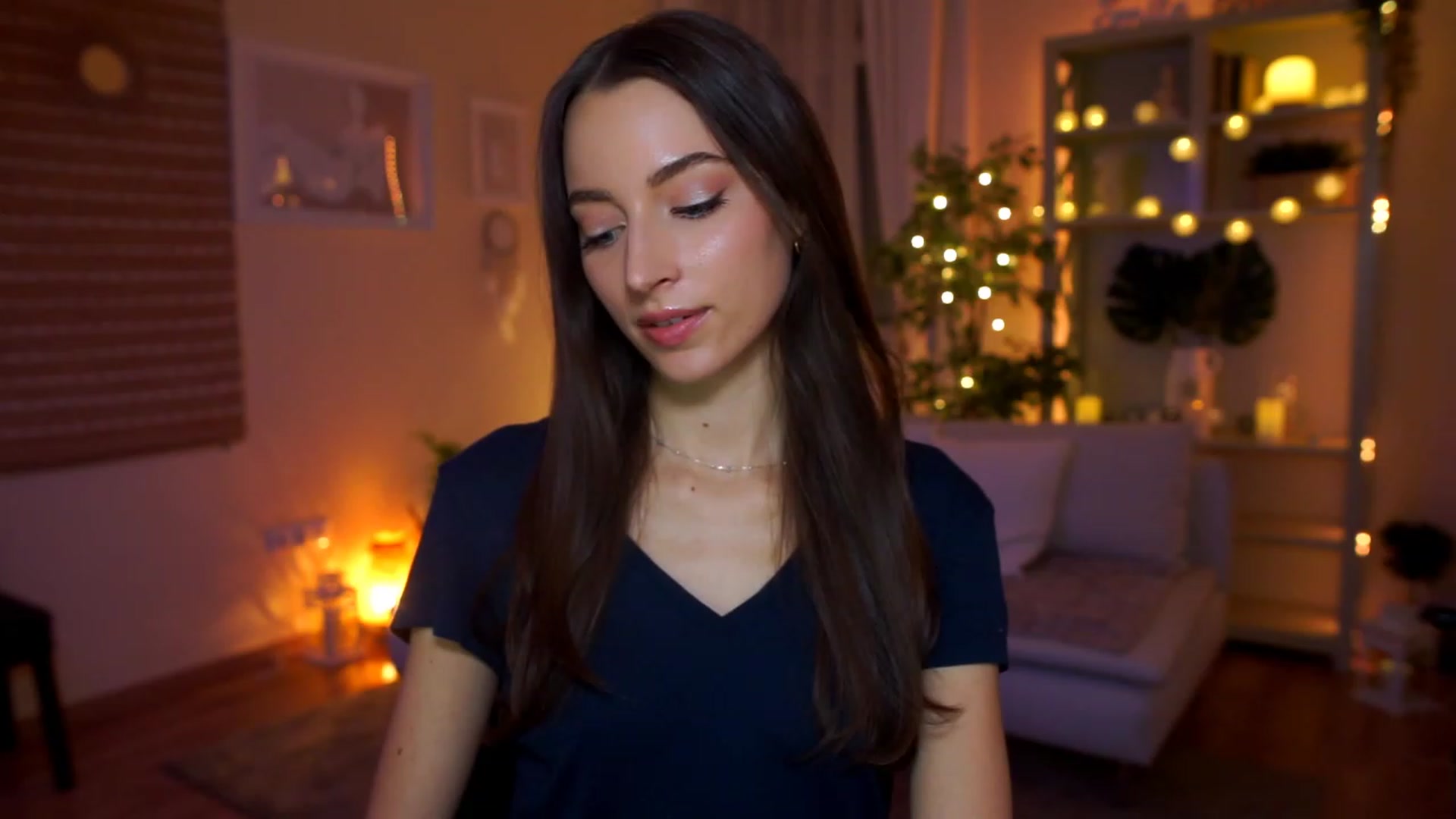 Gallery image thumbnail from Emily_grey69's myfreecams stream on, 03/29/2023, 19:55 image 4 of 20
