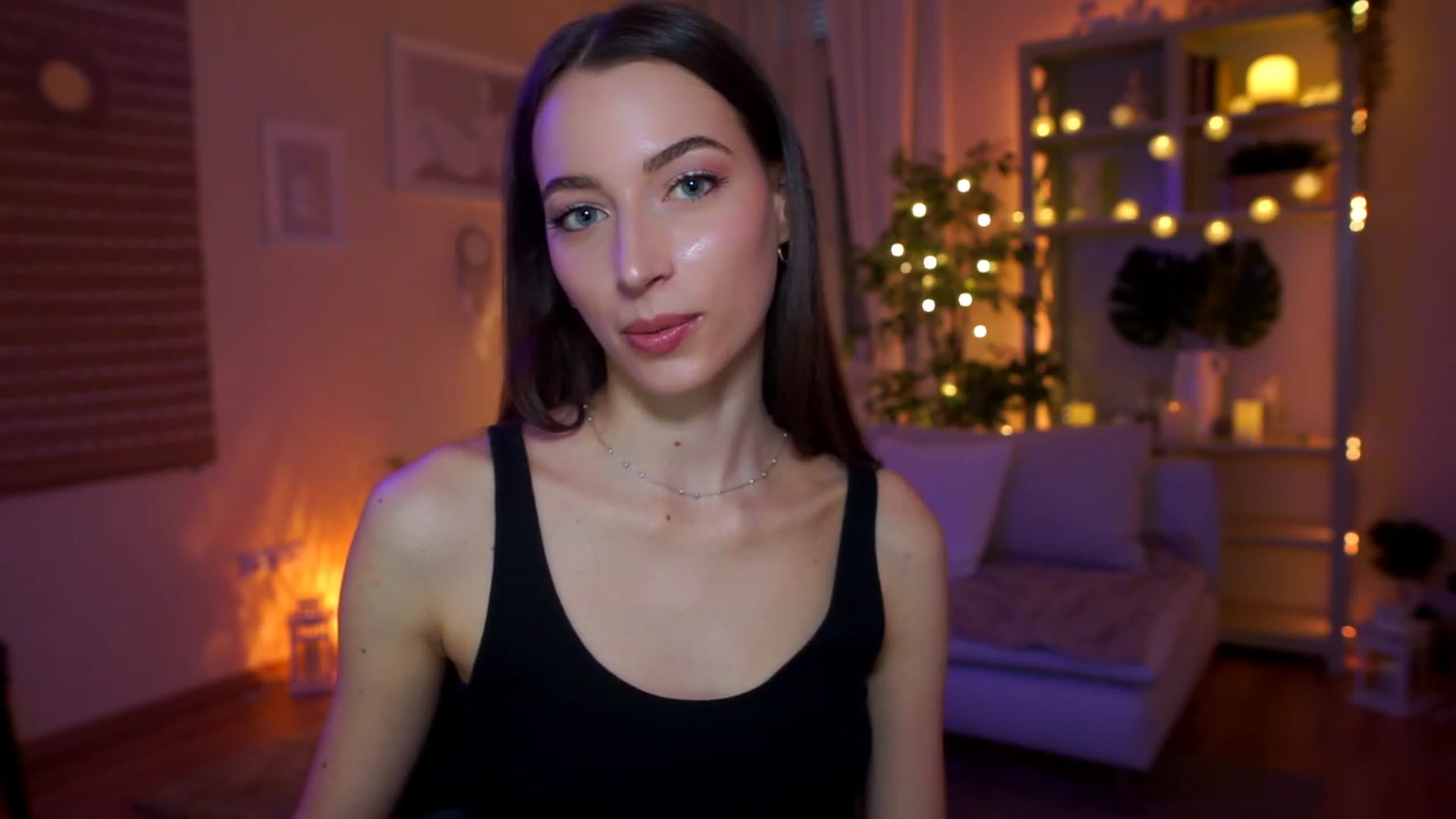 Gallery image thumbnail from Emily_grey69's myfreecams stream on, 03/31/2023, 16:18 image 20 of 20