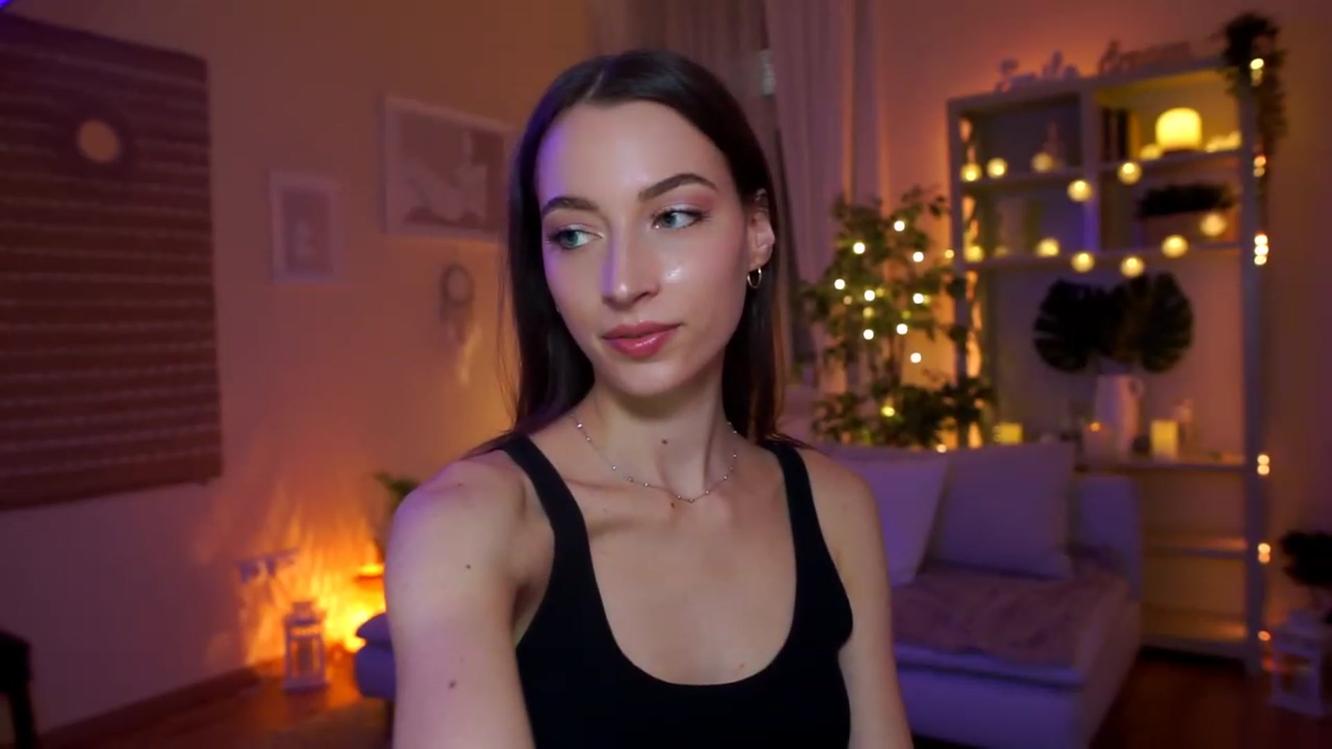Gallery image thumbnail from Emily_grey69's myfreecams stream on, 03/31/2023, 16:18 image 10 of 20