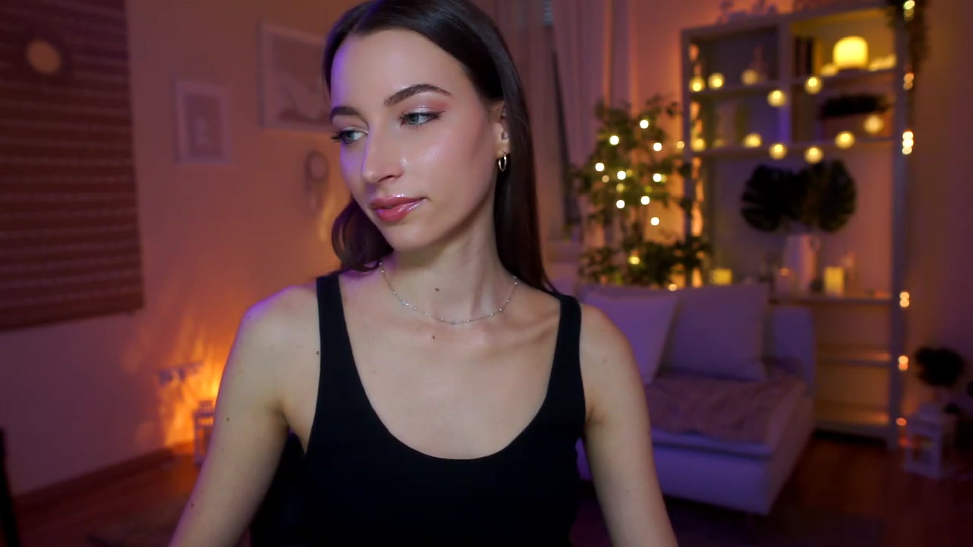 Gallery image thumbnail from Emily_grey69's myfreecams stream on, 03/31/2023, 16:18 image 19 of 20
