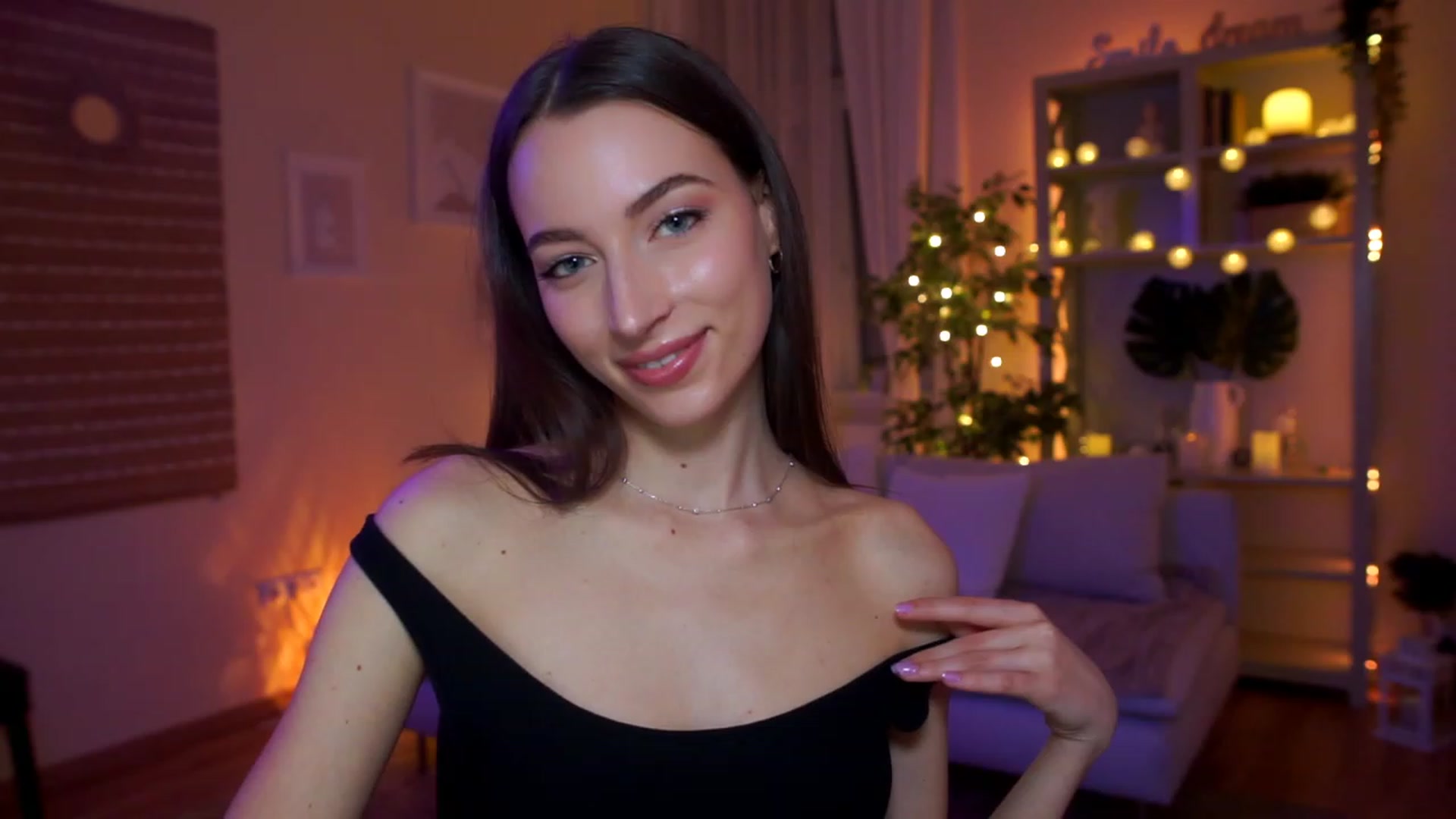 Gallery image thumbnail from Emily_grey69's myfreecams stream on, 03/31/2023, 17:14 image 8 of 20