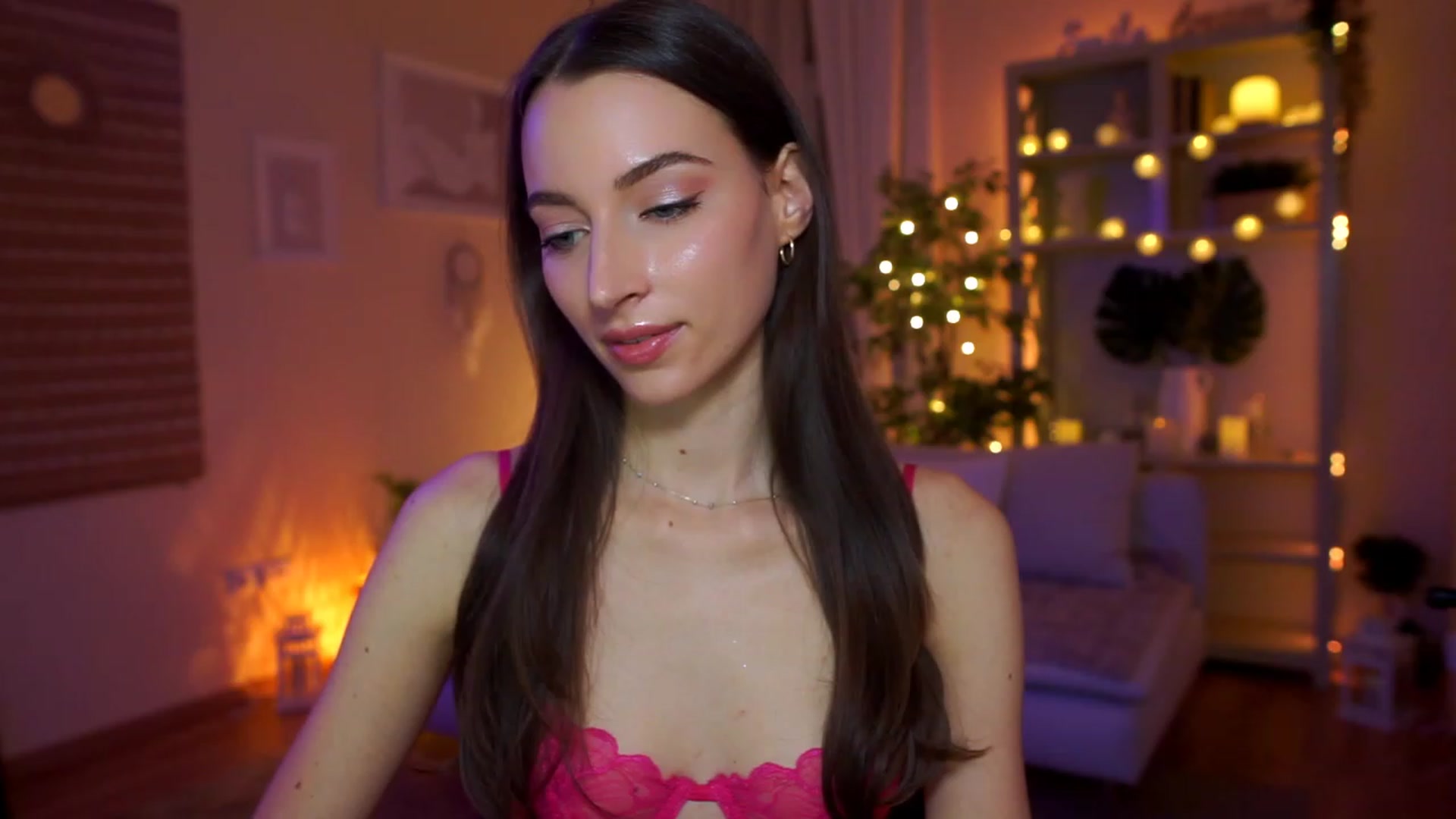 Gallery image thumbnail from Emily_grey69's myfreecams stream on, 03/31/2023, 19:15 image 18 of 20