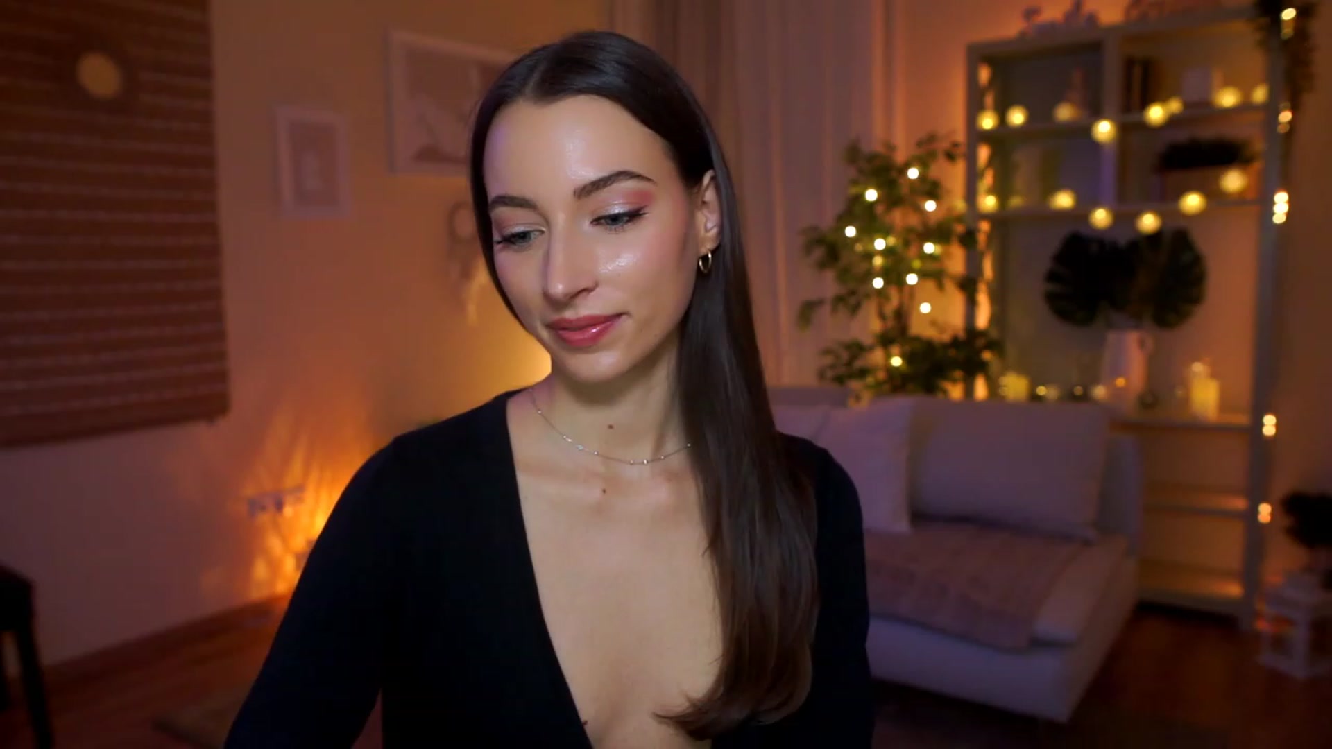 Gallery image thumbnail from Emily_grey69's myfreecams stream on, 04/05/2023, 18:47 image 11 of 20