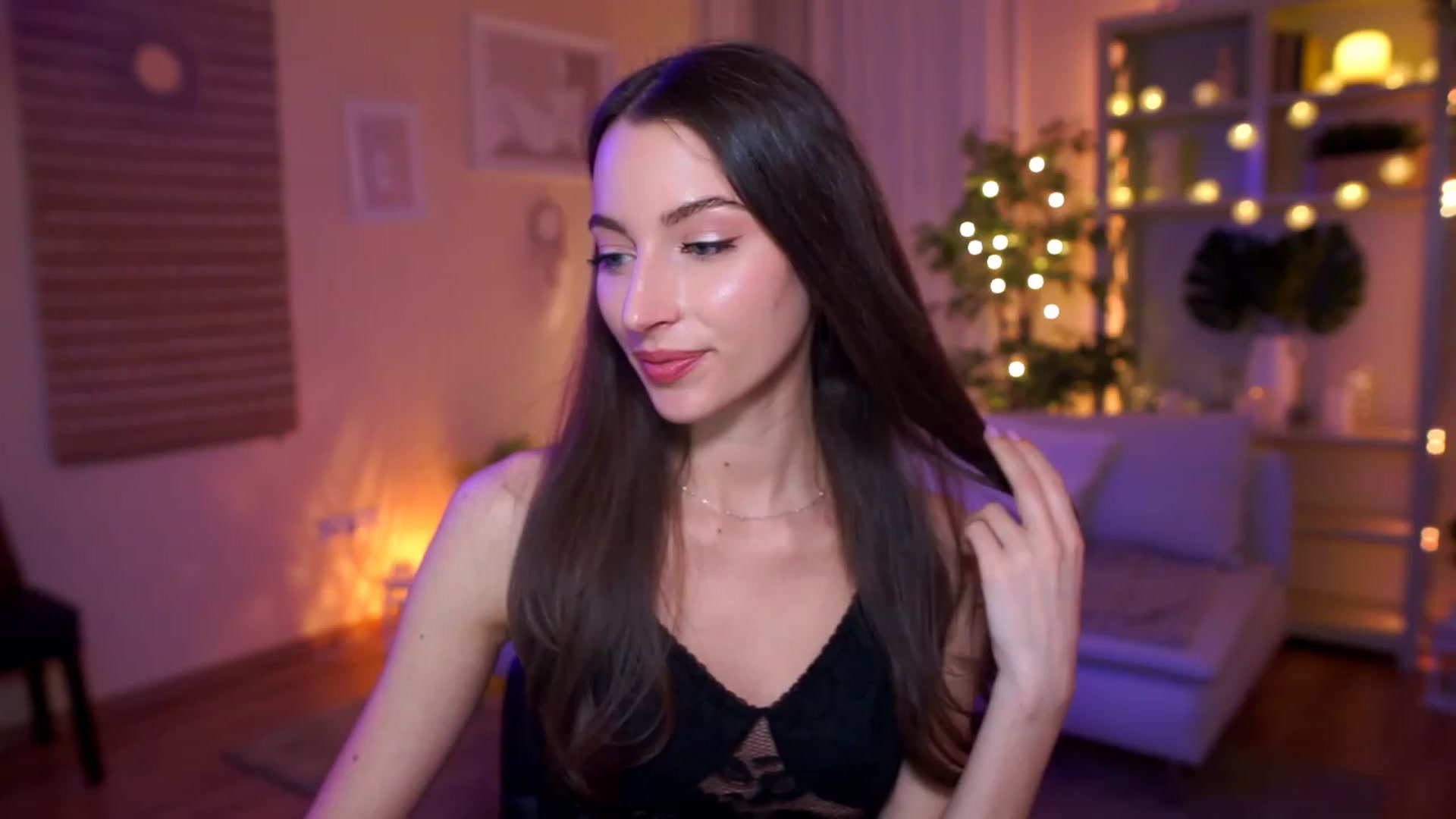 Gallery image thumbnail from Emily_grey69's myfreecams stream on, 04/08/2023, 19:01 image 8 of 20