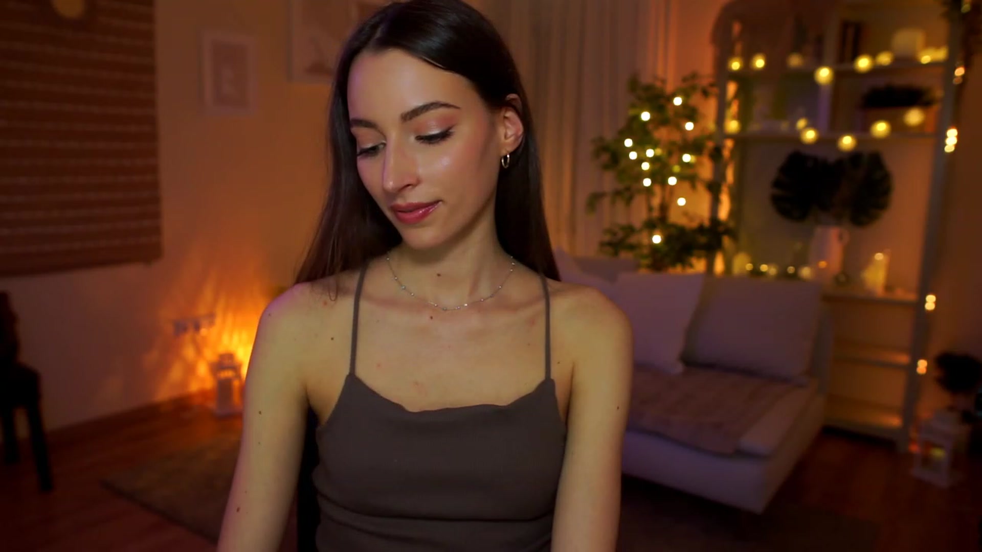 Gallery image thumbnail from Emily_grey69's myfreecams stream on, 04/12/2023, 16:47 image 10 of 20