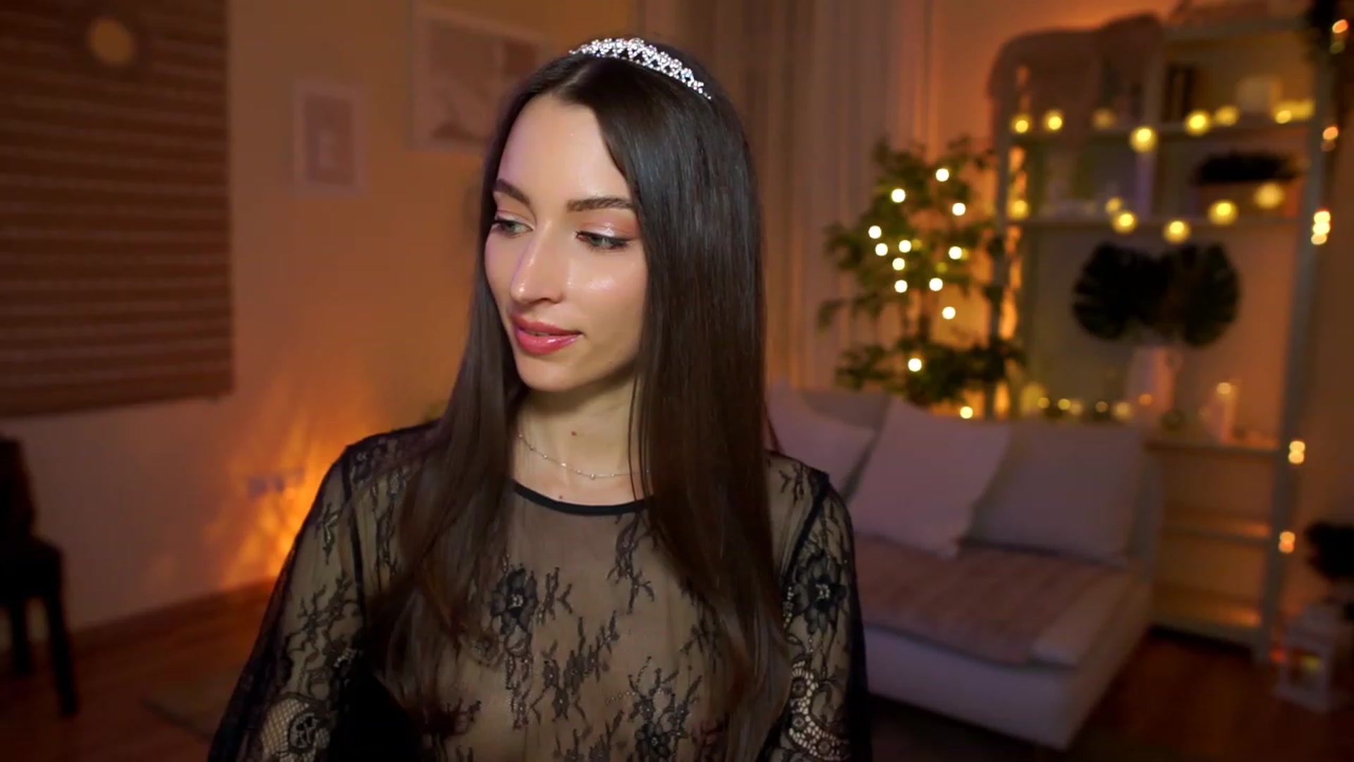 Gallery image thumbnail from Emily_grey69's myfreecams stream on, 04/12/2023, 19:04 image 7 of 20