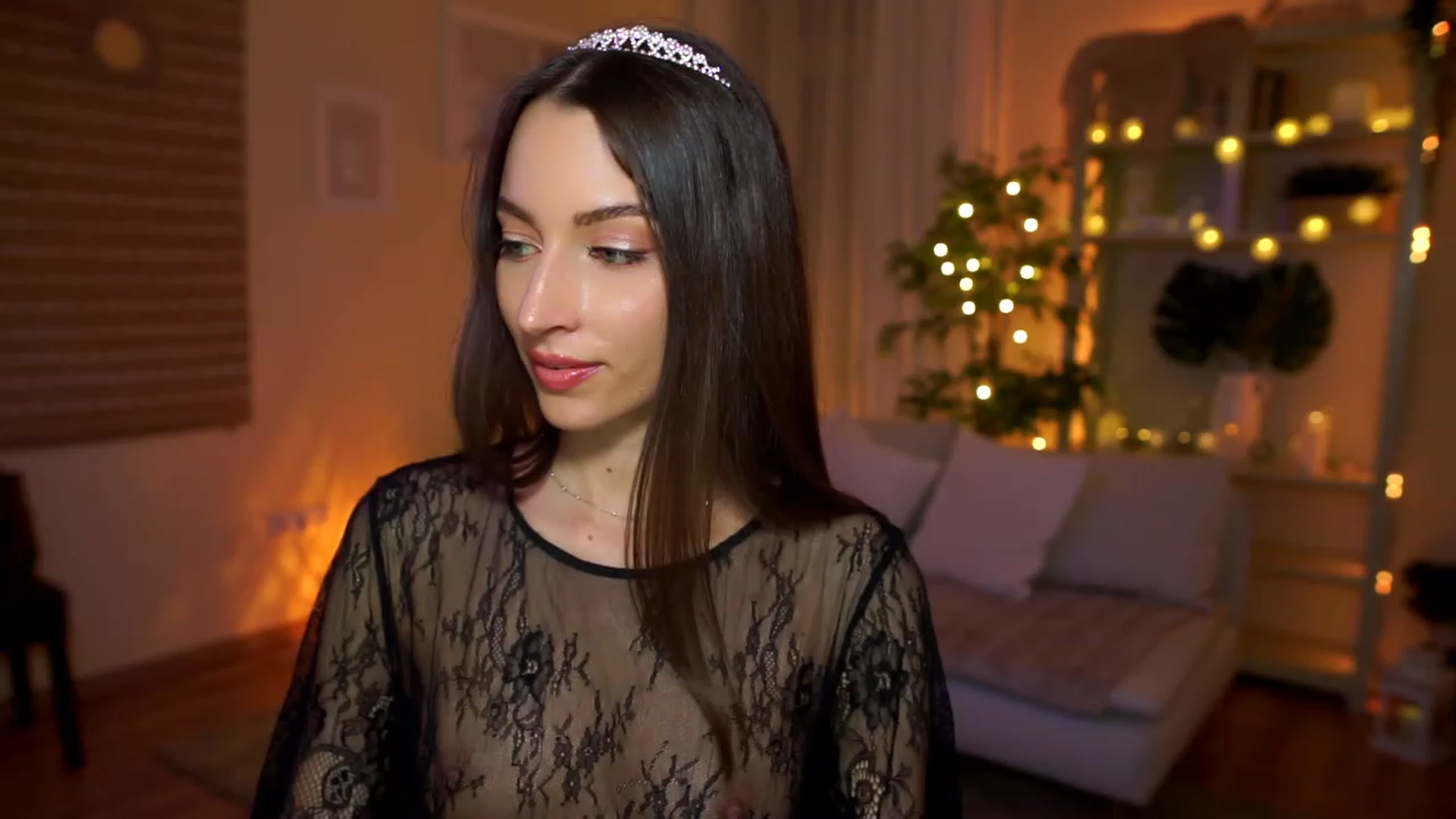 Gallery image thumbnail from Emily_grey69's myfreecams stream on, 04/12/2023, 19:04 image 10 of 20
