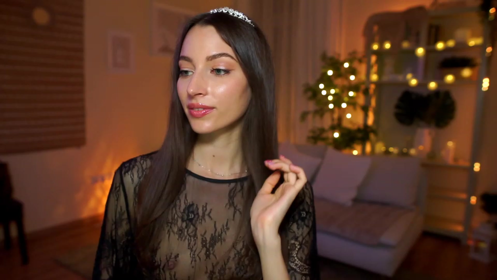 Gallery image thumbnail from Emily_grey69's myfreecams stream on, 04/12/2023, 19:04 image 18 of 20