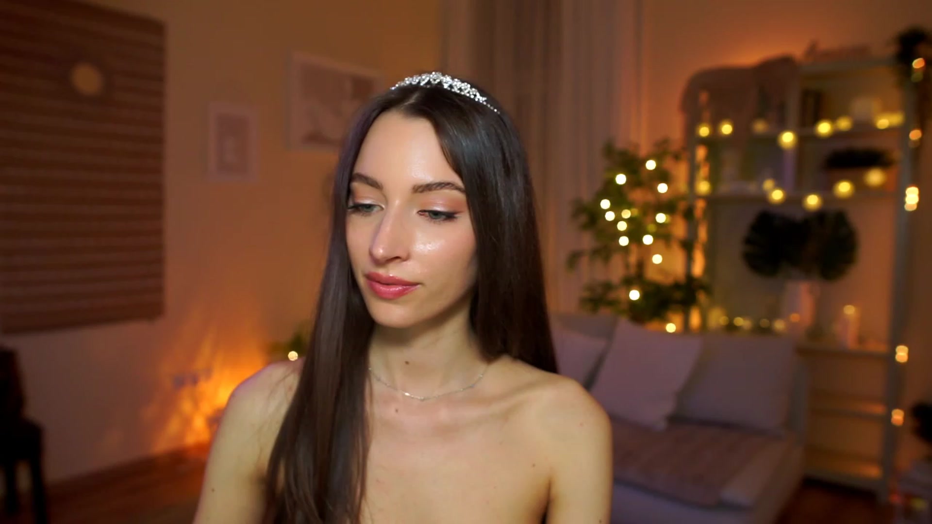 Gallery image thumbnail from Emily_grey69's myfreecams stream on, 04/12/2023, 20:39 image 7 of 20