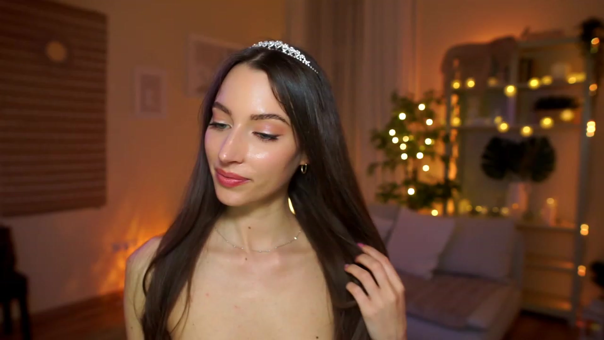 Gallery image thumbnail from Emily_grey69's myfreecams stream on, 04/12/2023, 20:39 image 12 of 20