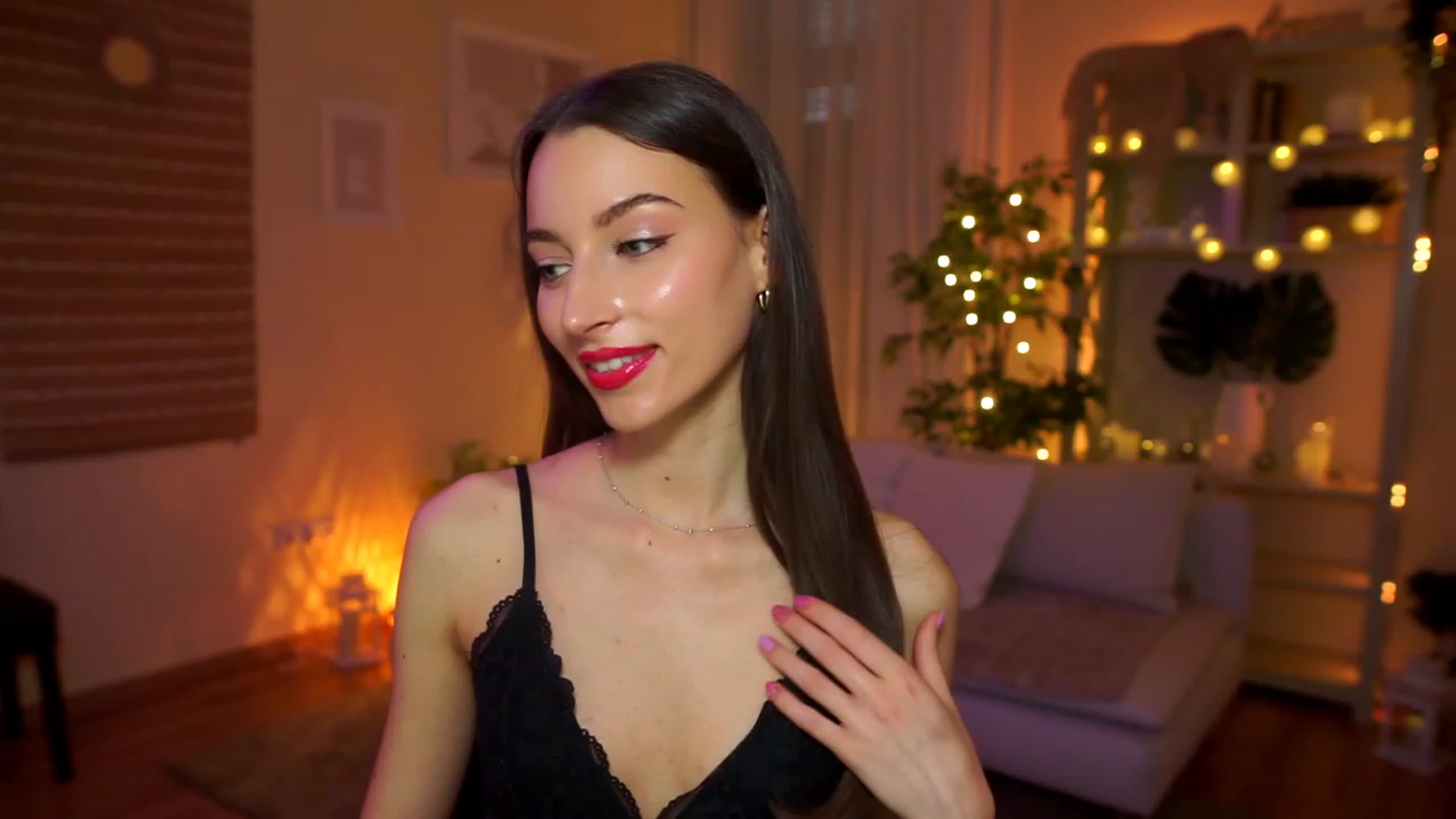 Gallery image thumbnail from Emily_grey69's myfreecams stream on, 04/13/2023, 13:33 image 15 of 20