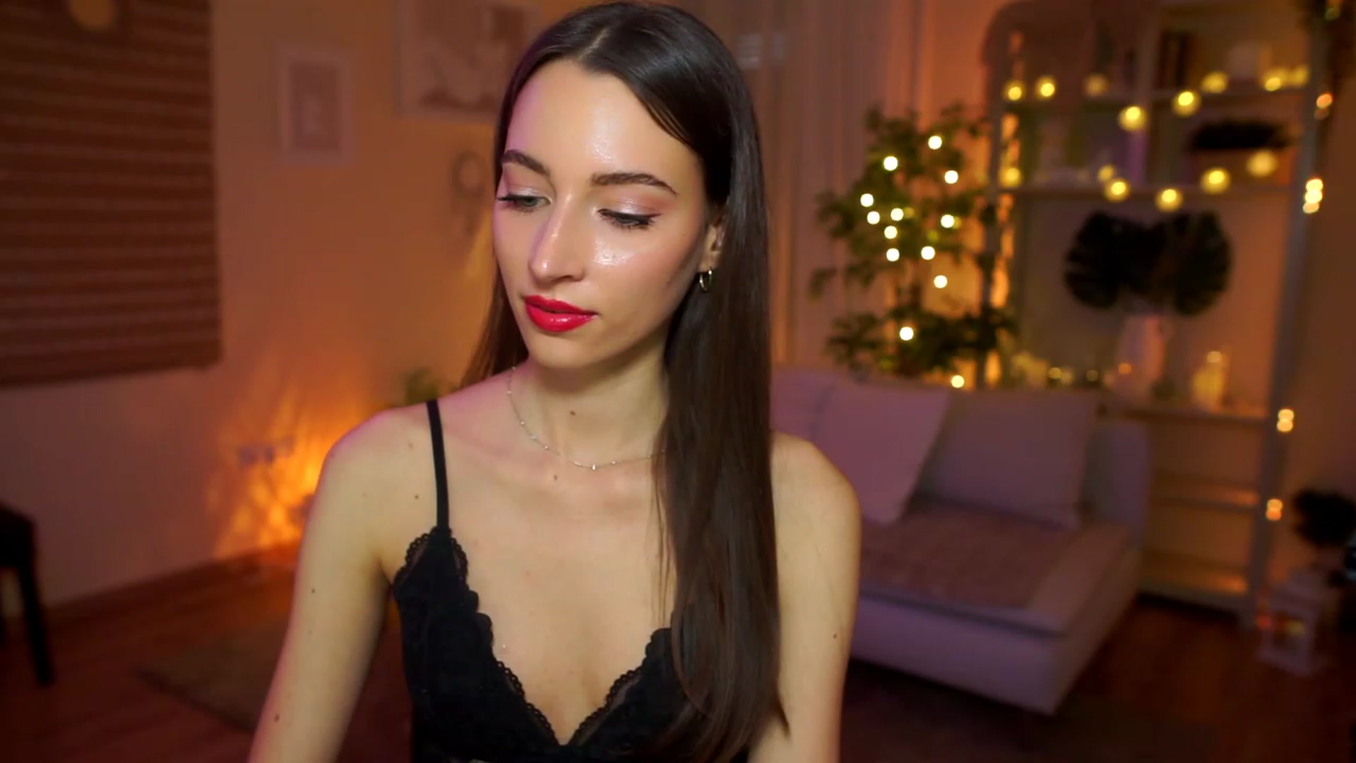 Gallery image thumbnail from Emily_grey69's myfreecams stream on, 04/13/2023, 13:33 image 20 of 20
