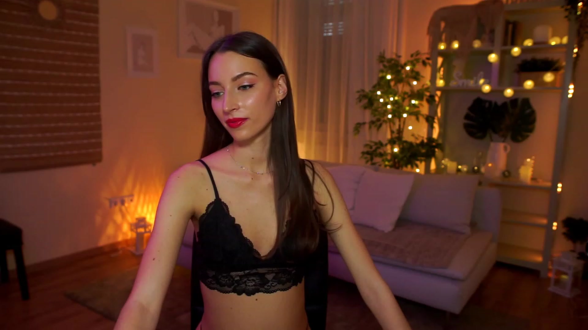 Gallery image thumbnail from Emily_grey69's myfreecams stream on, 04/13/2023, 13:33 image 2 of 20