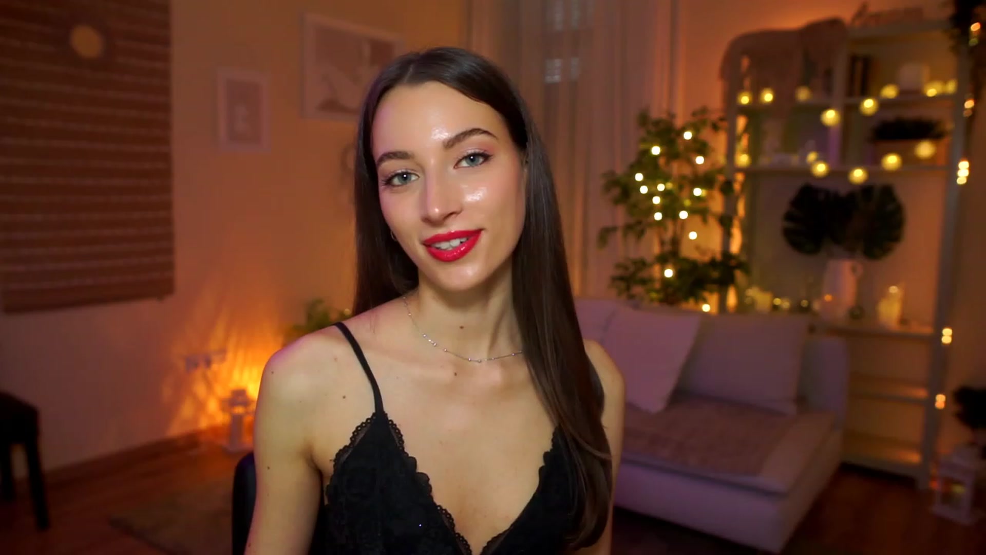 Gallery image thumbnail from Emily_grey69's myfreecams stream on, 04/13/2023, 13:33 image 16 of 20