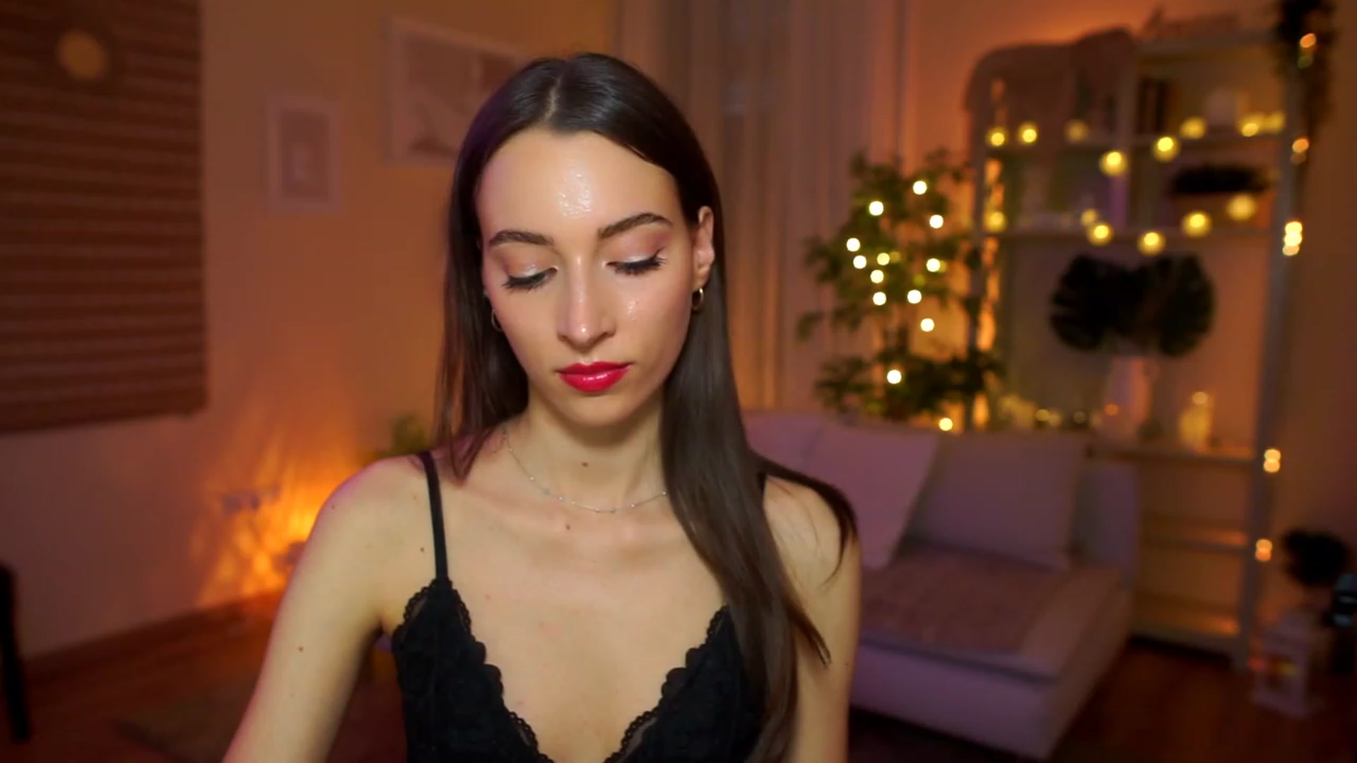 Gallery image thumbnail from Emily_grey69's myfreecams stream on, 04/13/2023, 14:21 image 19 of 20