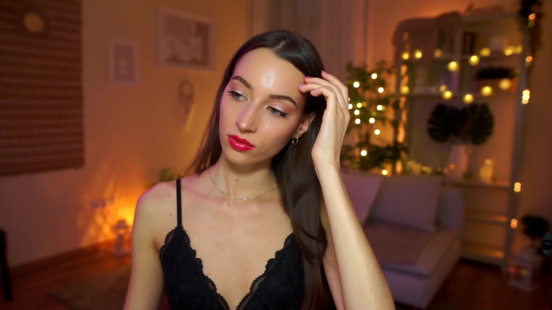 Gallery image thumbnail from Emily_grey69's myfreecams stream on, 04/13/2023, 14:21 image 18 of 20