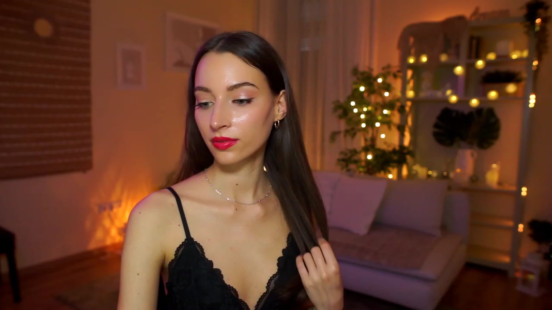 Gallery image thumbnail from Emily_grey69's myfreecams stream on, 04/13/2023, 14:21 image 1 of 20