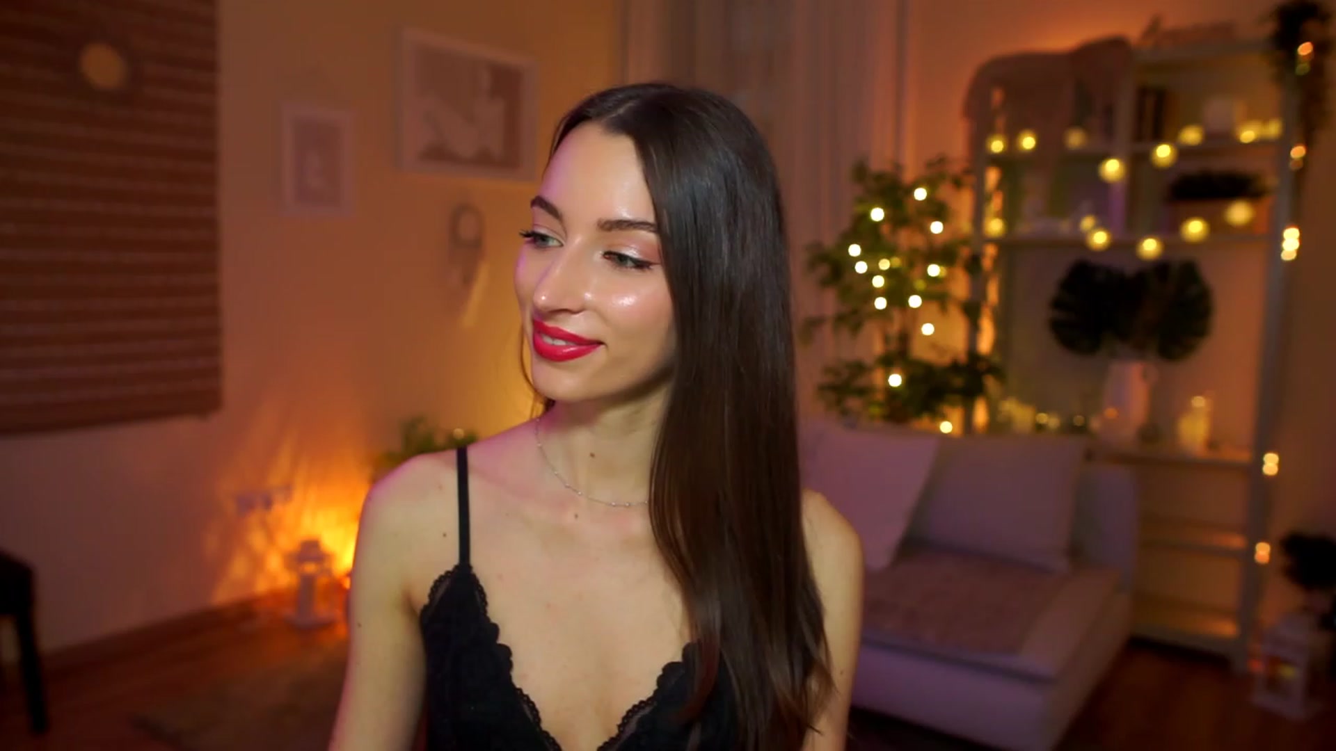 Gallery image thumbnail from Emily_grey69's myfreecams stream on, 04/13/2023, 14:21 image 11 of 20