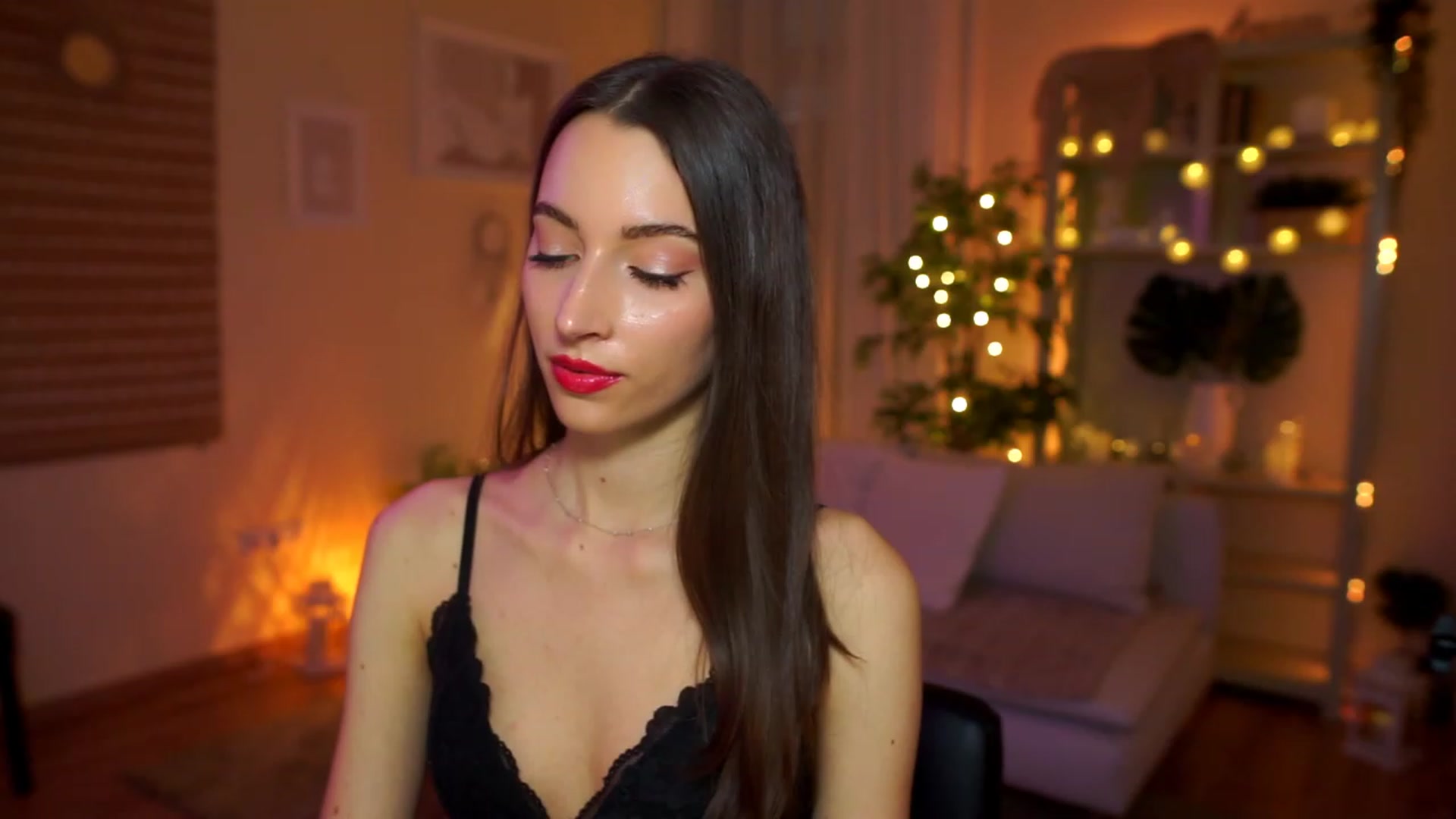Gallery image thumbnail from Emily_grey69's myfreecams stream on, 04/13/2023, 14:21 image 17 of 20