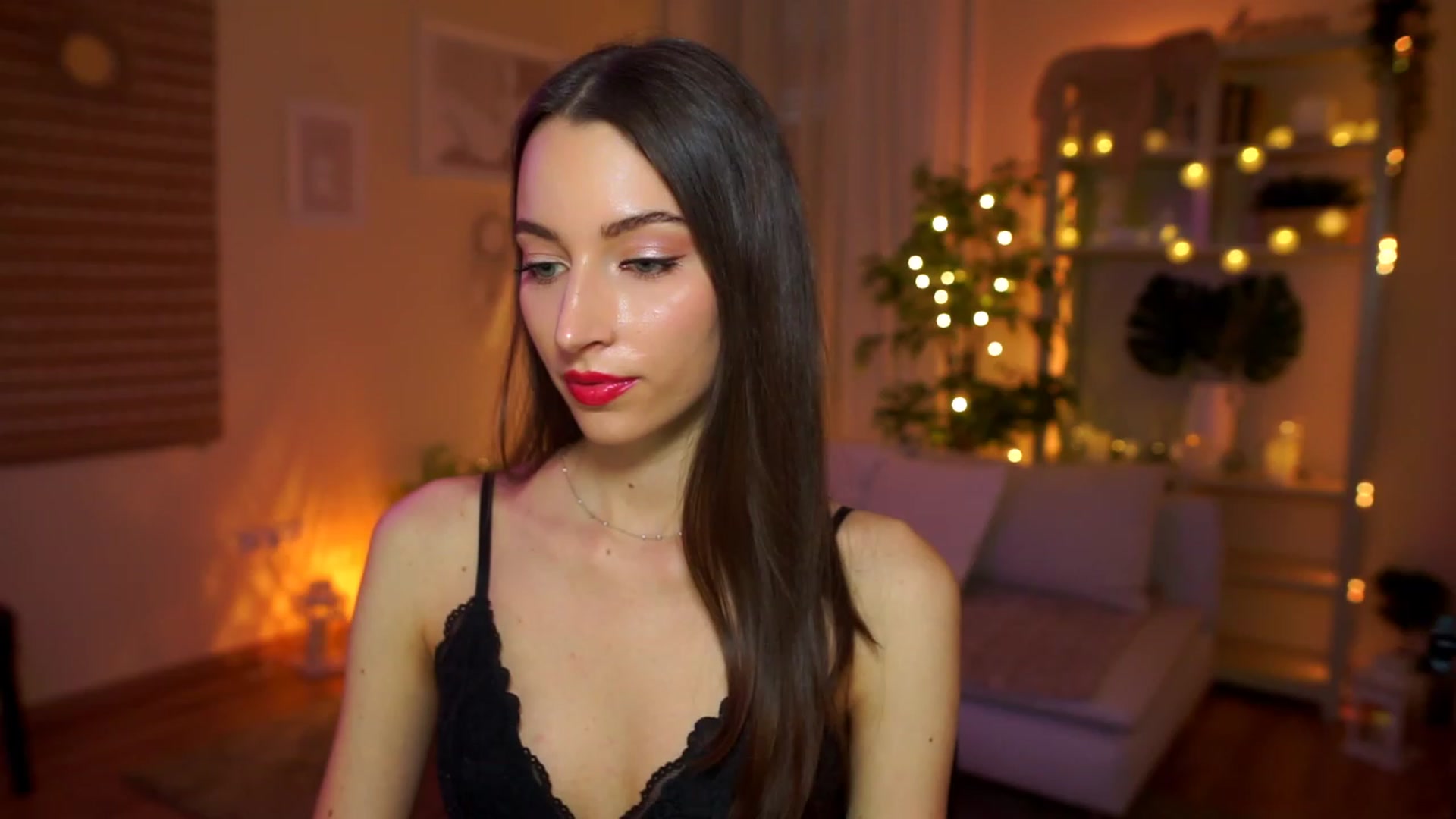 Gallery image thumbnail from Emily_grey69's myfreecams stream on, 04/13/2023, 14:21 image 16 of 20